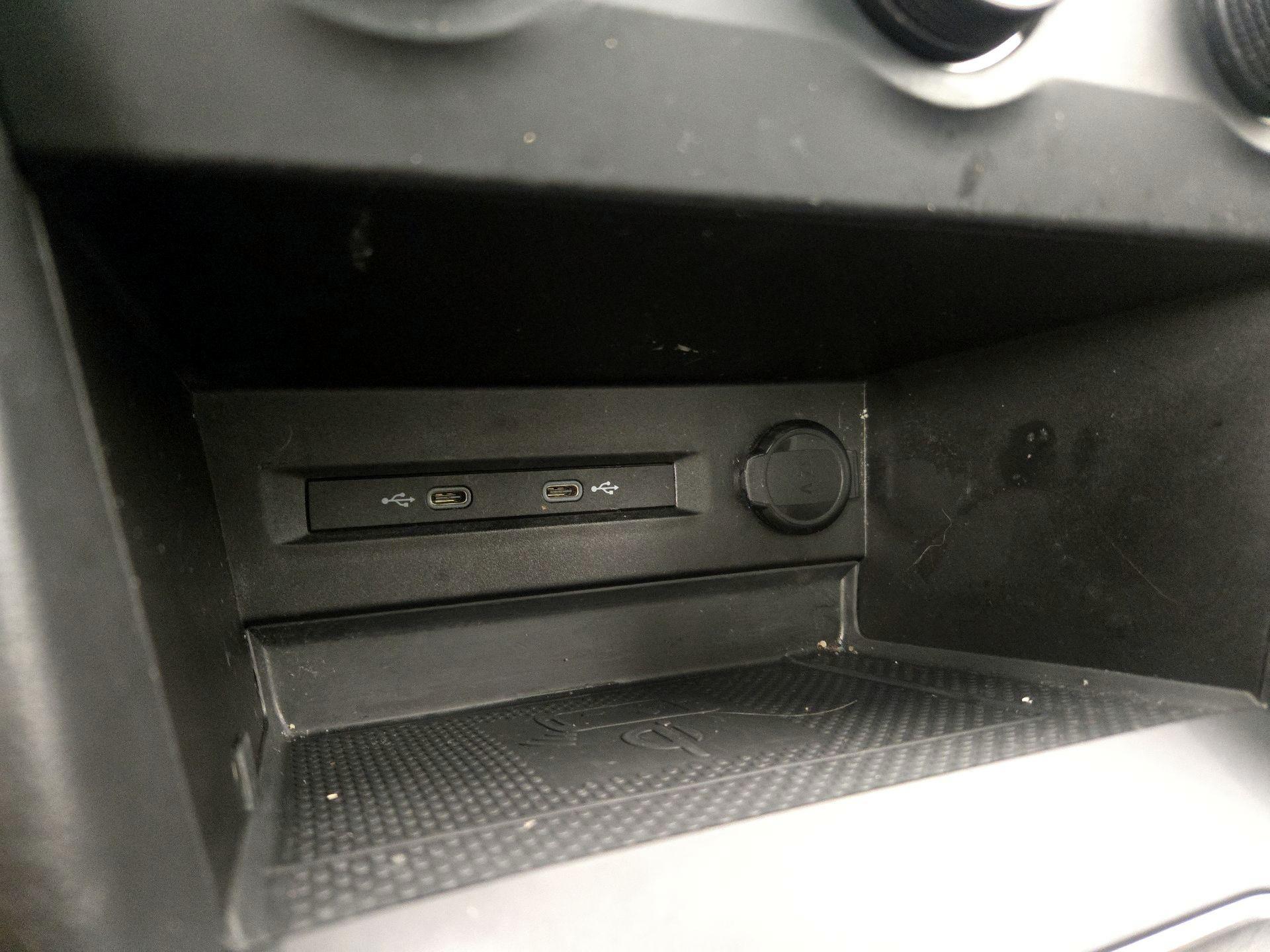 Thumbnail: 2022 Volkswagen Taos - 18