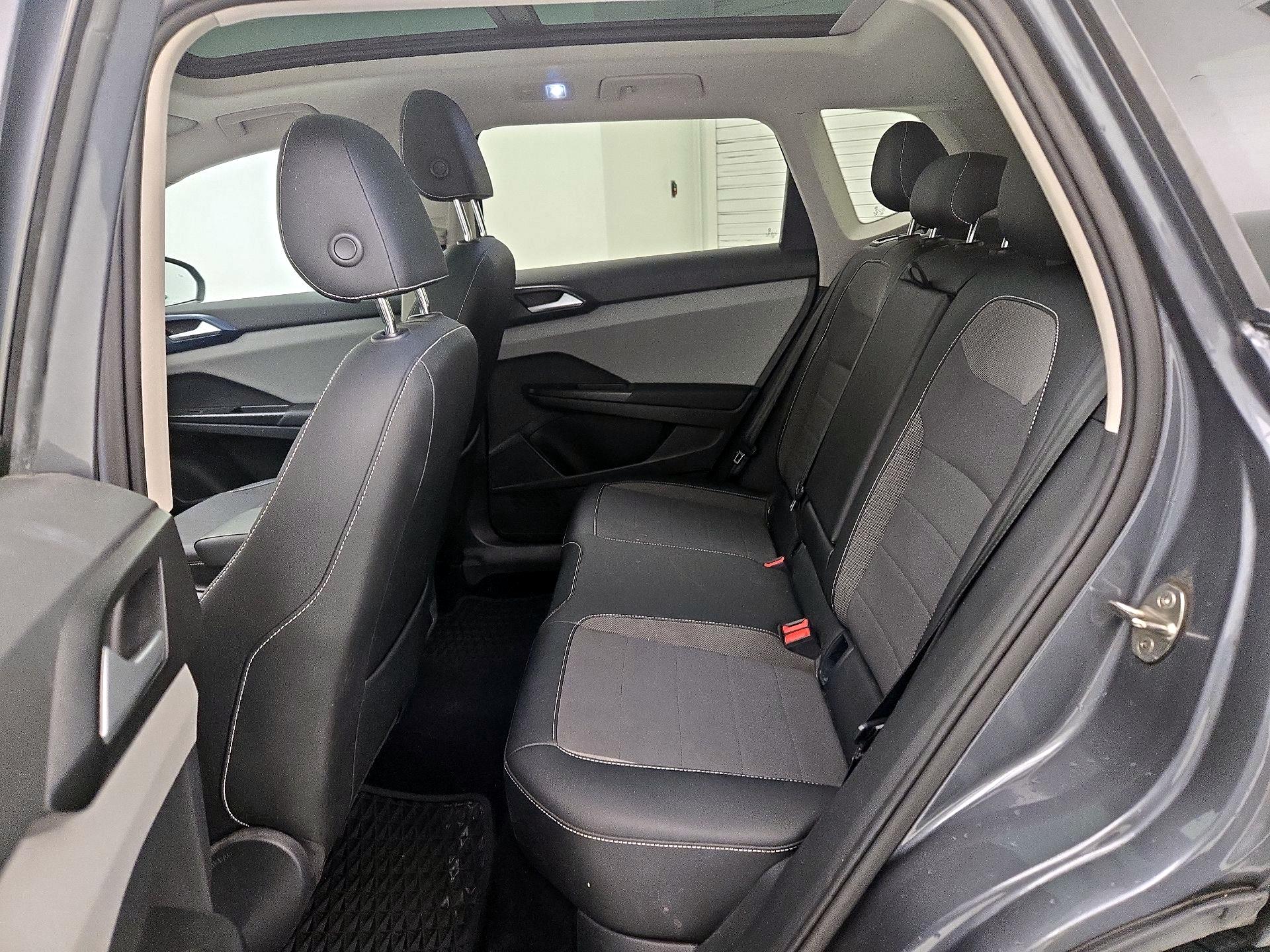 Thumbnail: 2022 Volkswagen Taos - 20