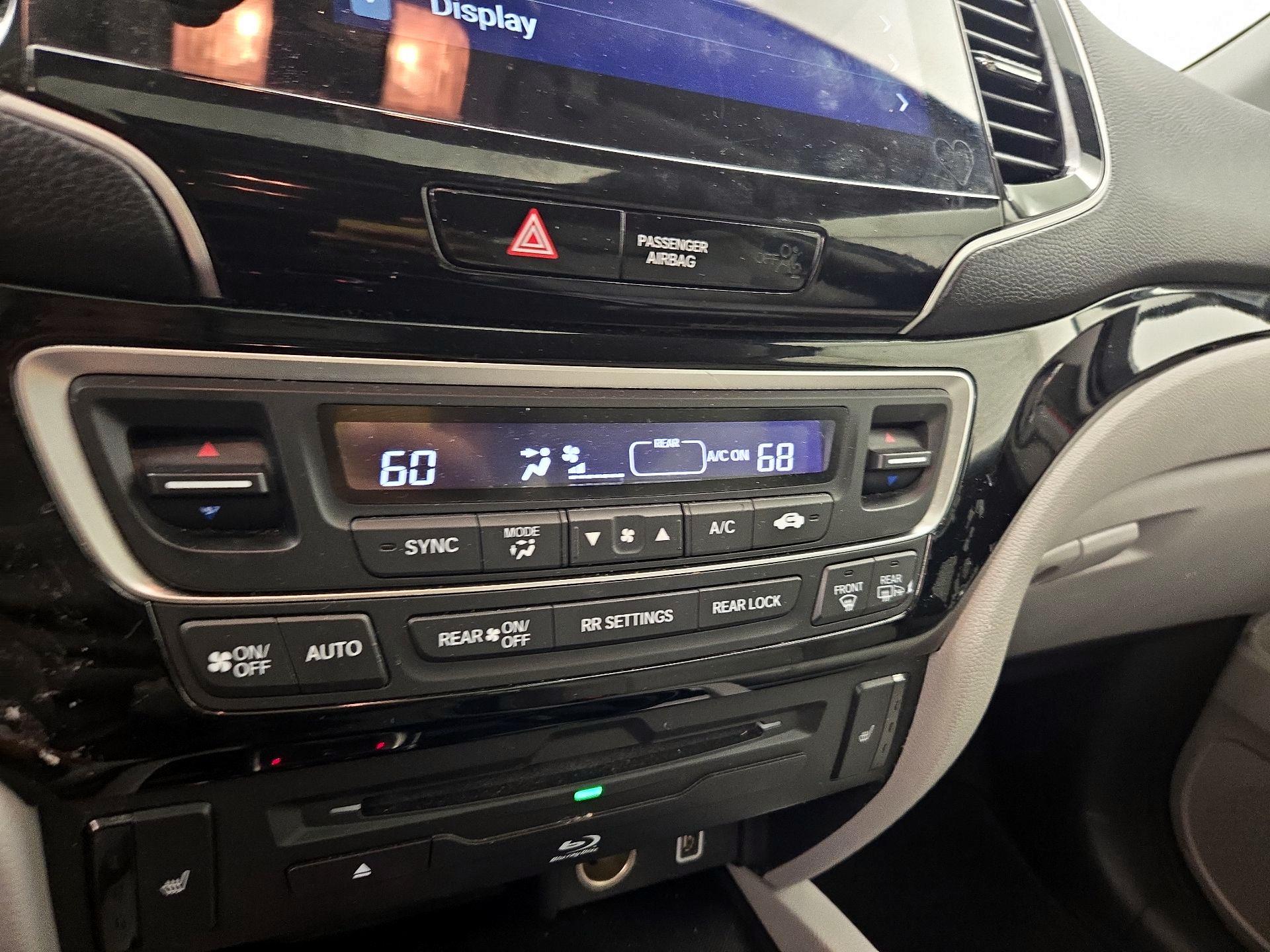 Thumbnail: 2019 Honda Pilot - 17