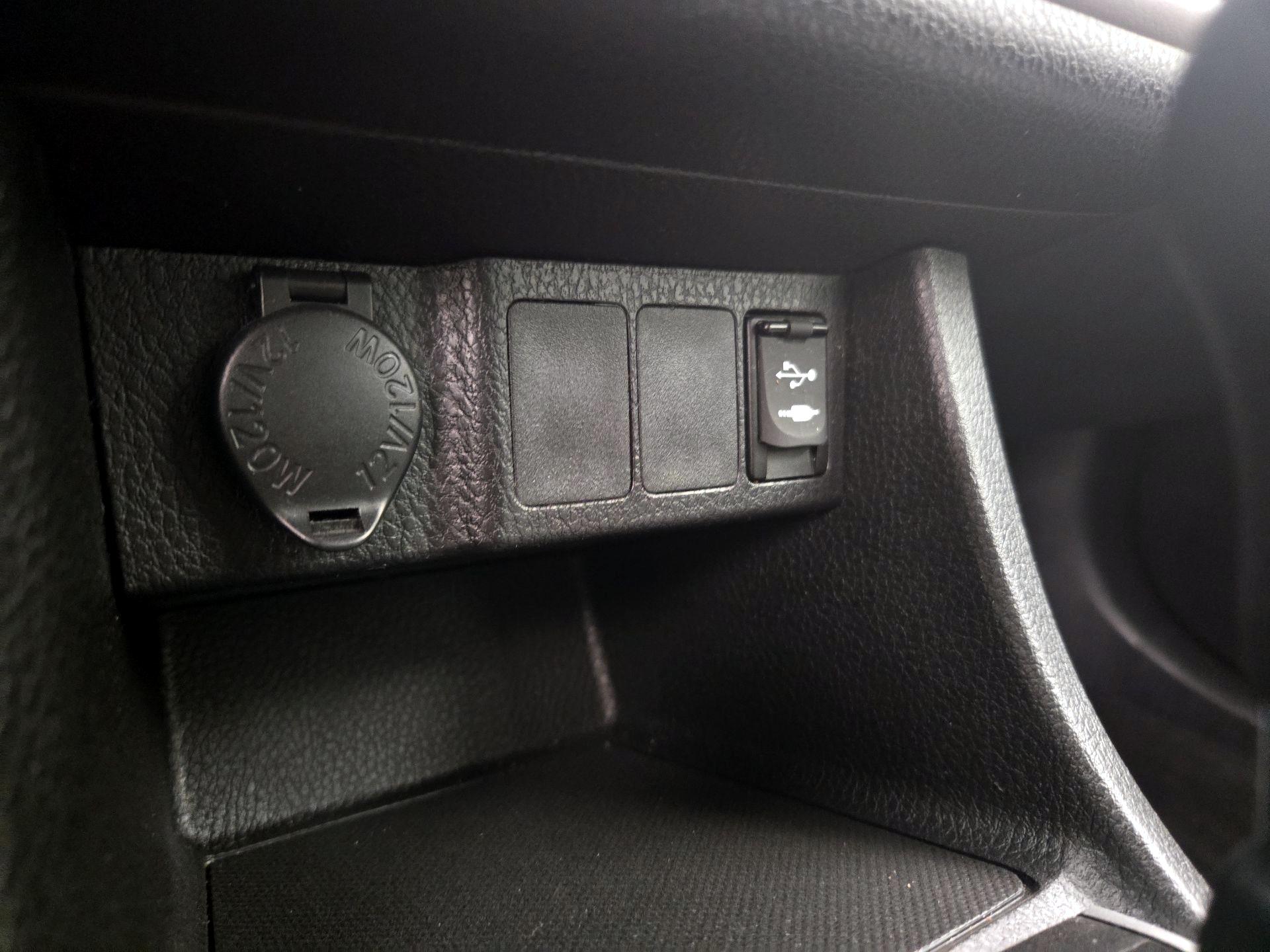 Thumbnail: 2018 Toyota Corolla - 18