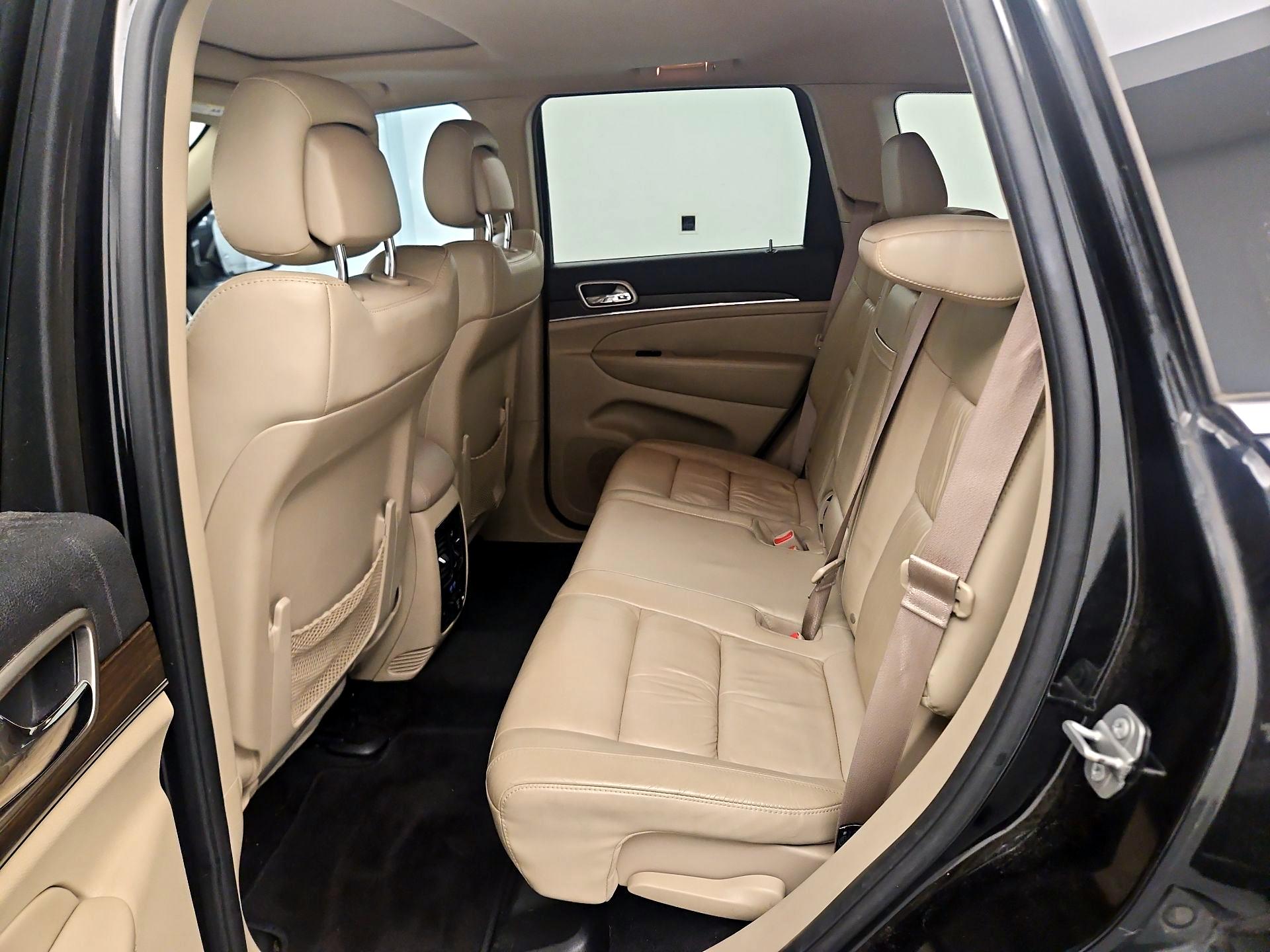 Thumbnail: 2015 Jeep Grand Cherokee - 16