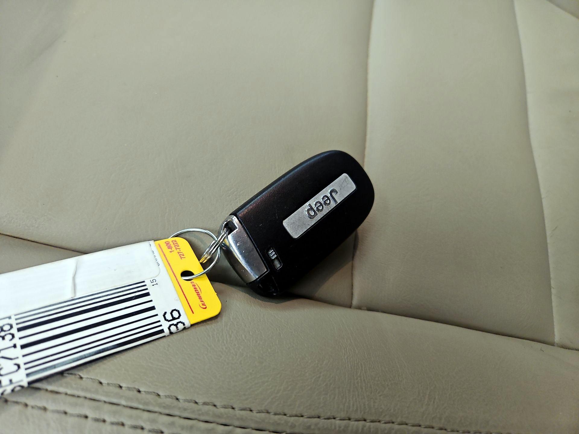 Thumbnail: 2015 Jeep Grand Cherokee - 19