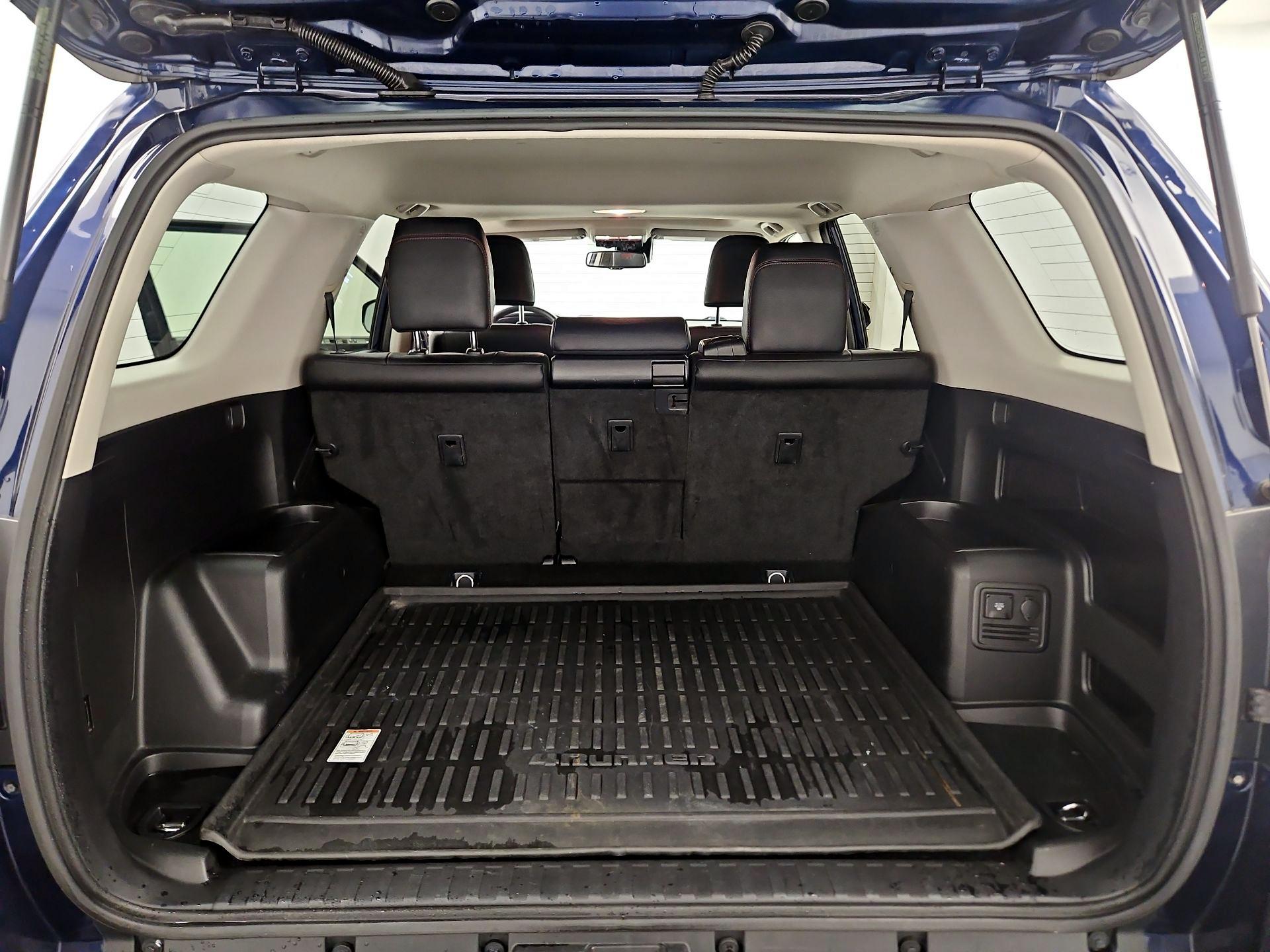 Thumbnail: 2020 Toyota 4Runner - 17