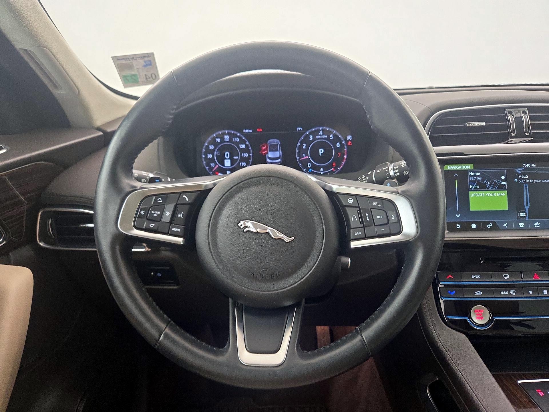 Thumbnail: 2020 Jaguar F-Pace - 10