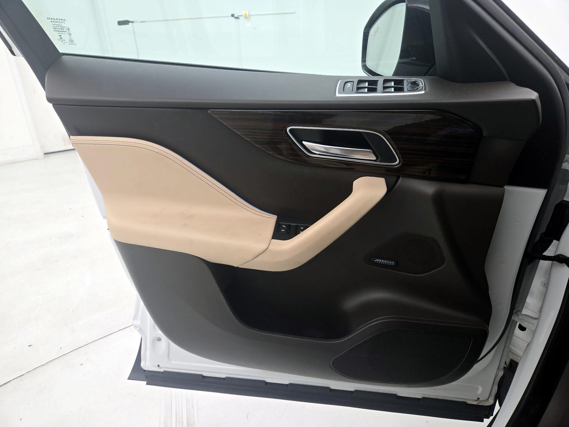 Thumbnail: 2020 Jaguar F-Pace - 12