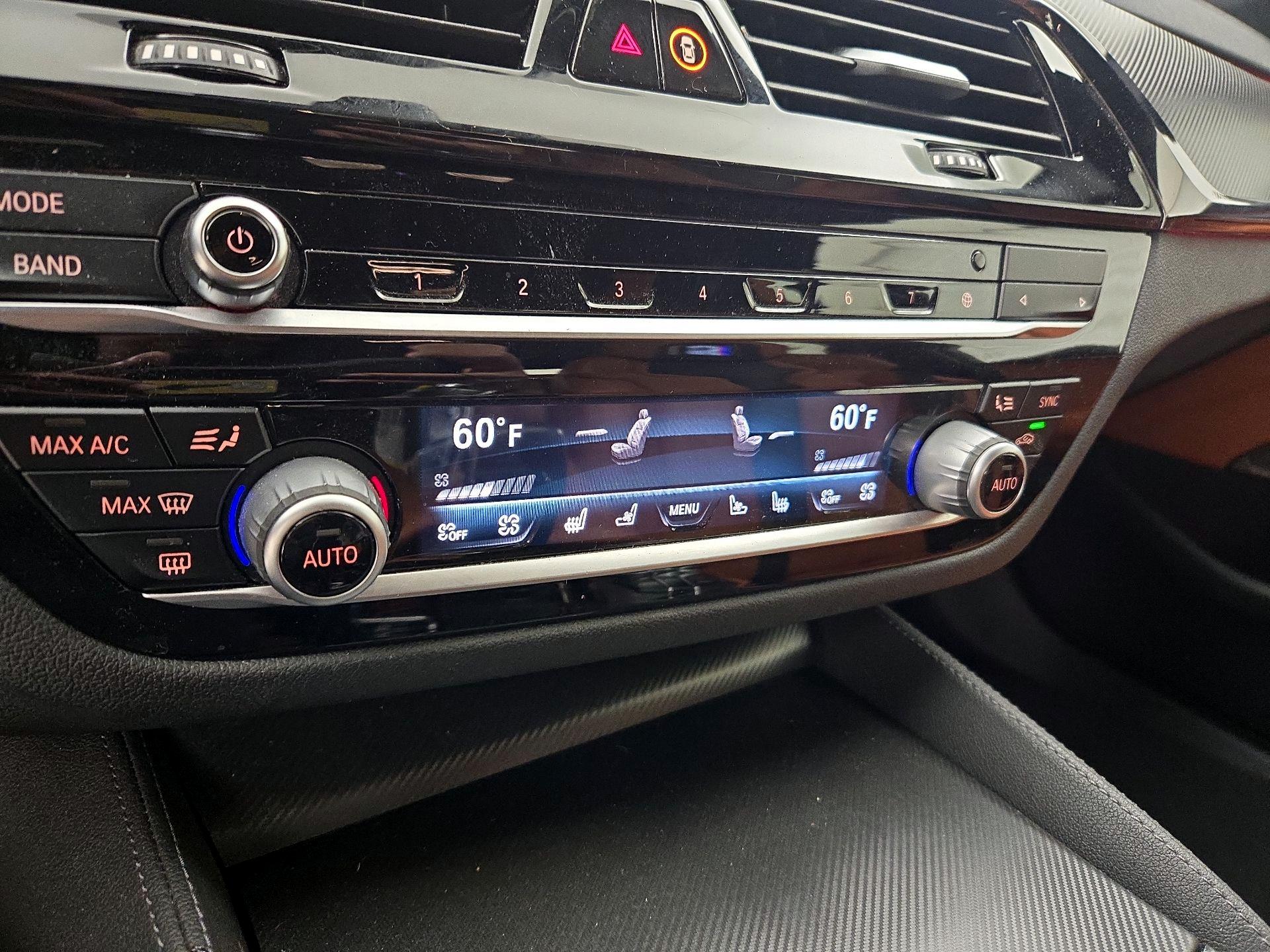 Thumbnail: 2021 BMW M5 - 17