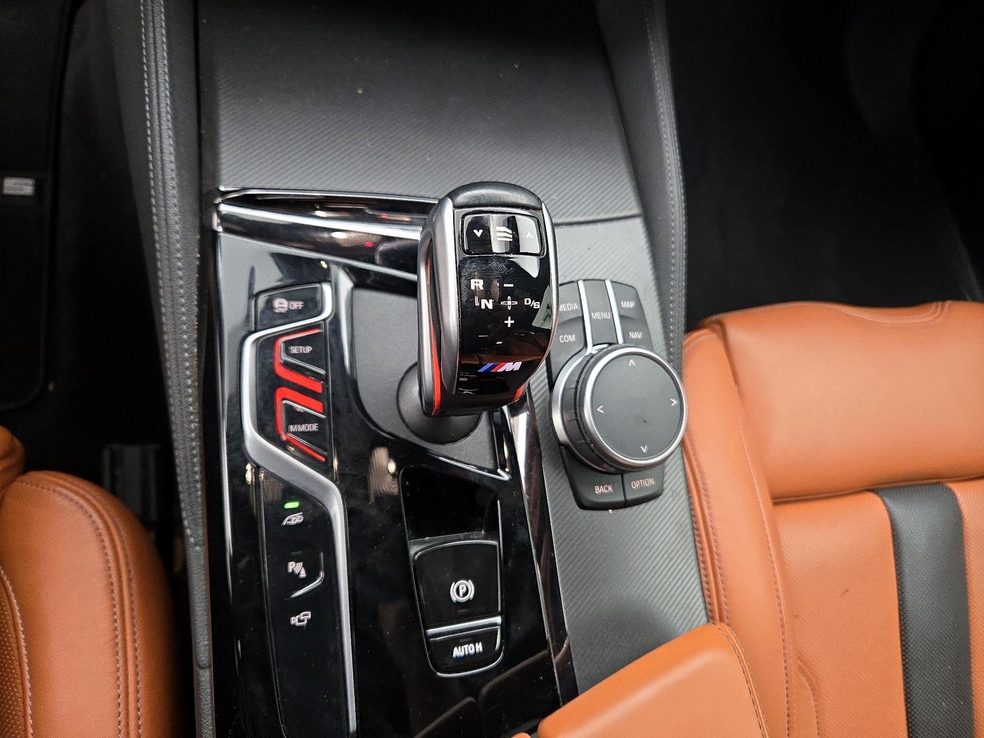 Thumbnail: 2021 BMW M5 - 18