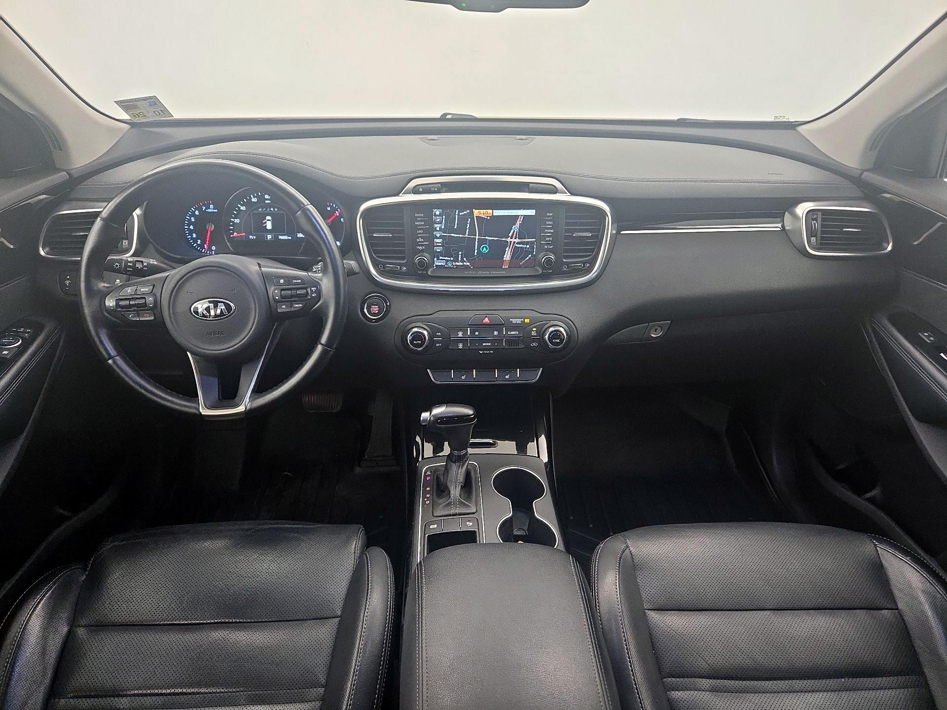 Thumbnail: 2017 Kia Sorento - 9