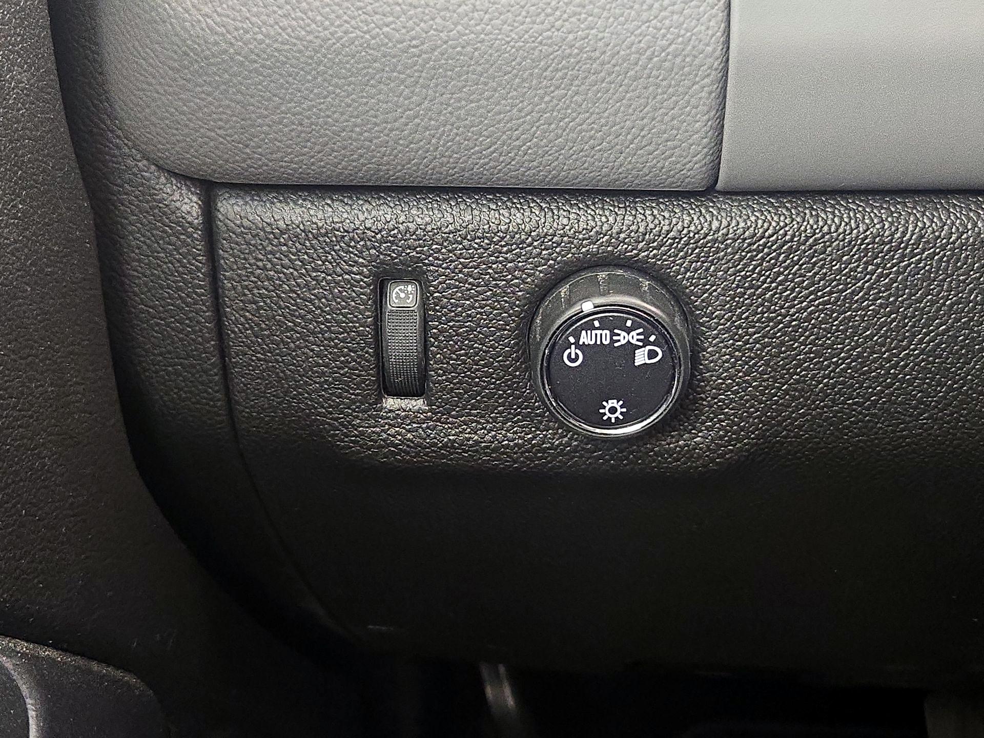 Thumbnail: 2015 Chevrolet Colorado - 13