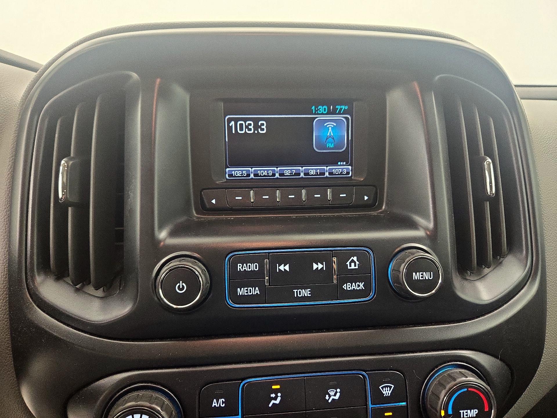 Thumbnail: 2015 Chevrolet Colorado - 15