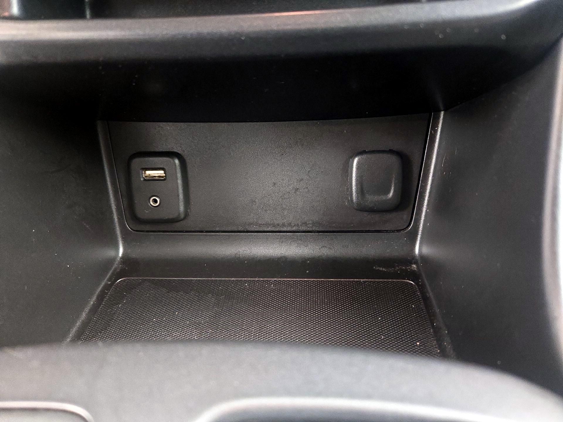 Thumbnail: 2015 Chevrolet Colorado - 18