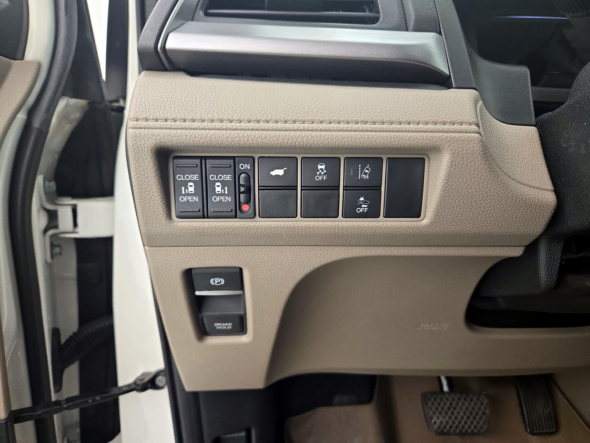 Thumbnail: 2018 Honda Odyssey - 13