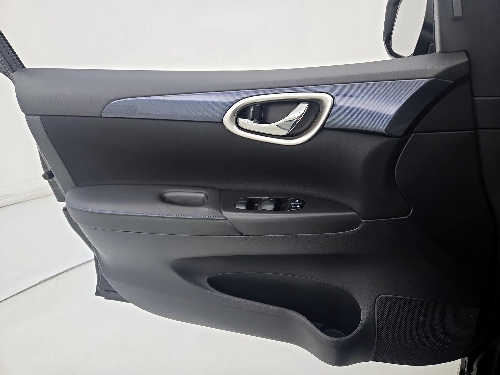 Thumbnail: 2018 Nissan Sentra - 12