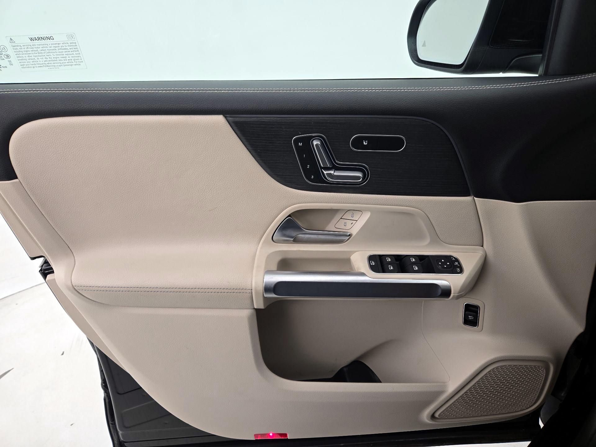 Thumbnail: 2023 Mercedes-Benz GLB - 12