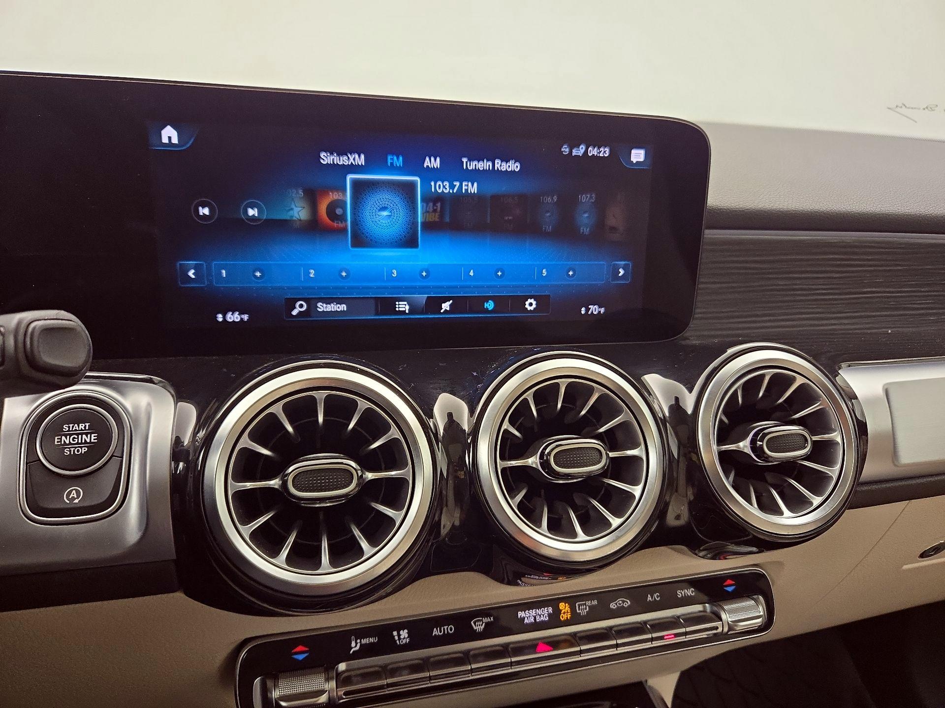 Thumbnail: 2023 Mercedes-Benz GLB - 15