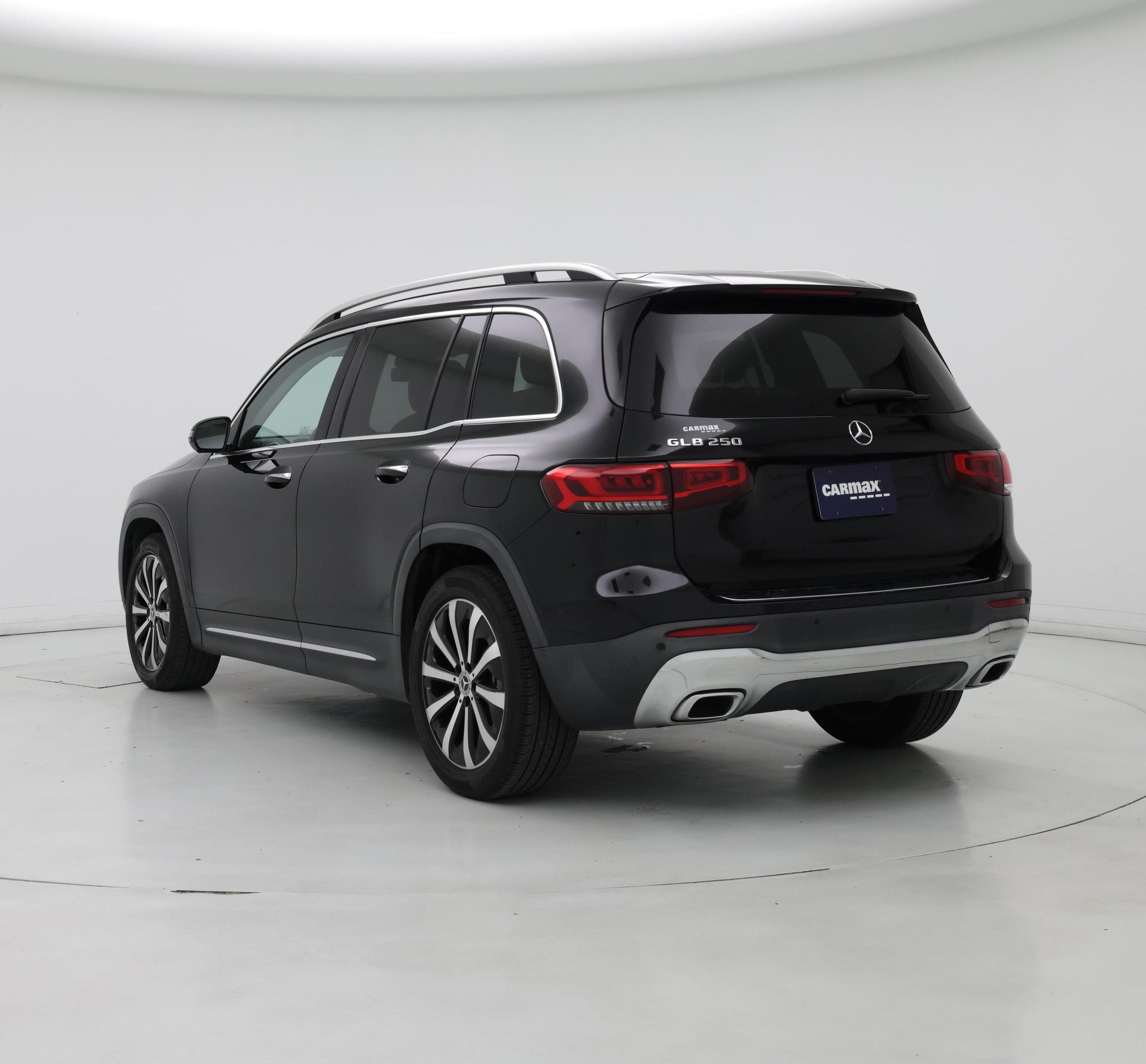 Thumbnail: 2023 Mercedes-Benz GLB - 2