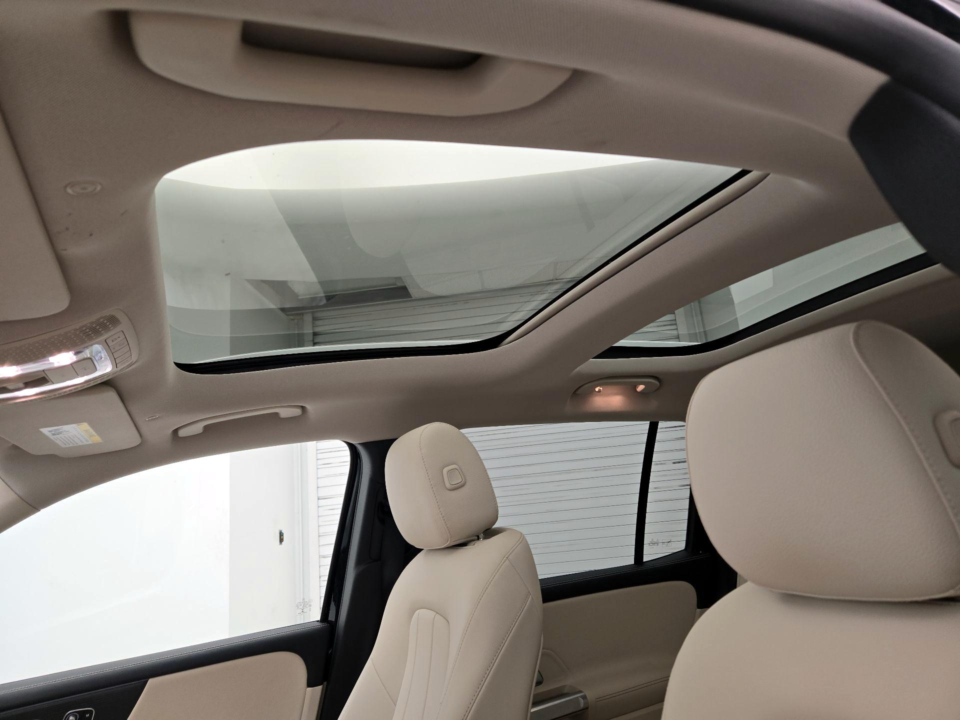 Thumbnail: 2023 Mercedes-Benz GLB - 19