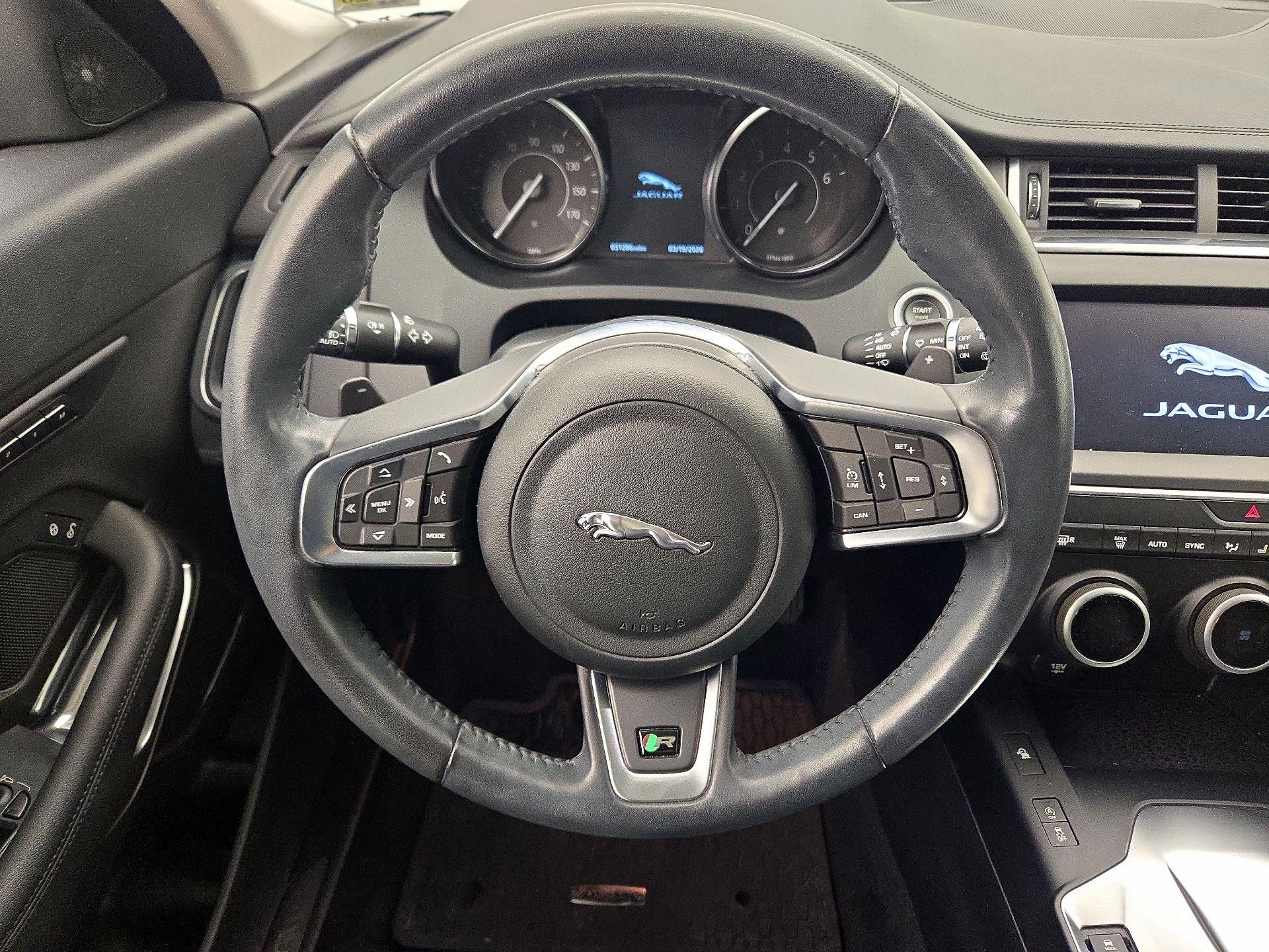 Thumbnail: 2019 Jaguar E-Pace - 10