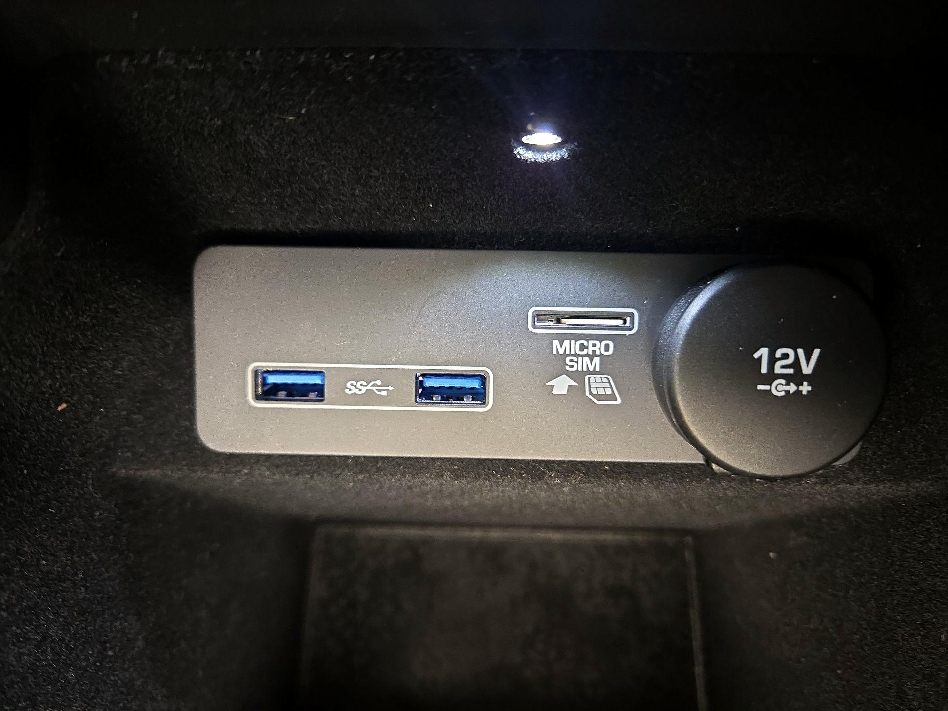 Thumbnail: 2019 Jaguar E-Pace - 19