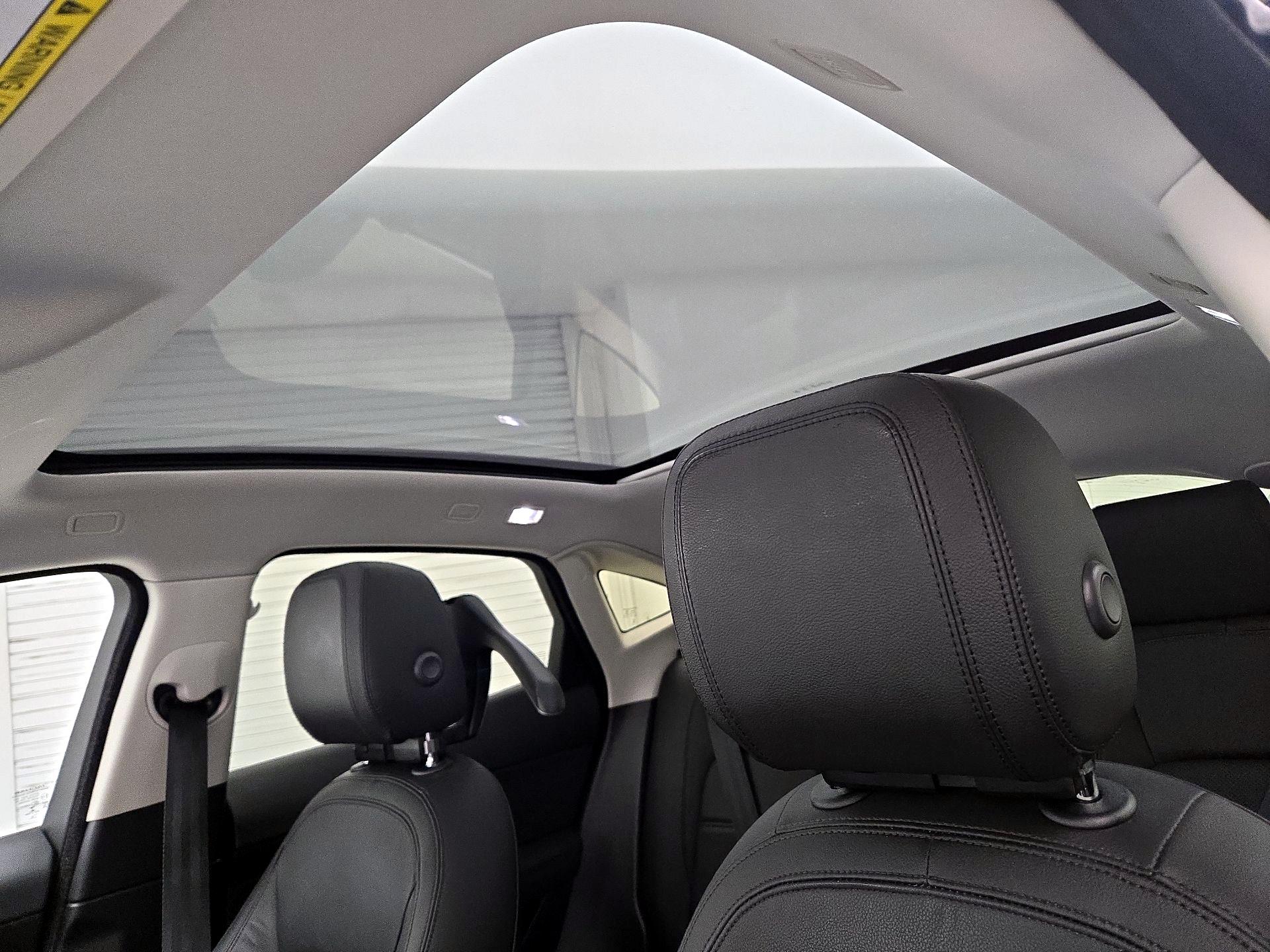 Thumbnail: 2019 Jaguar E-Pace - 20