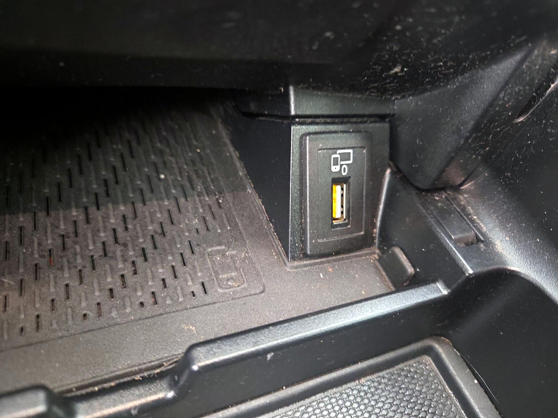 Thumbnail: 2019 Mercedes-Benz C-Class - 18