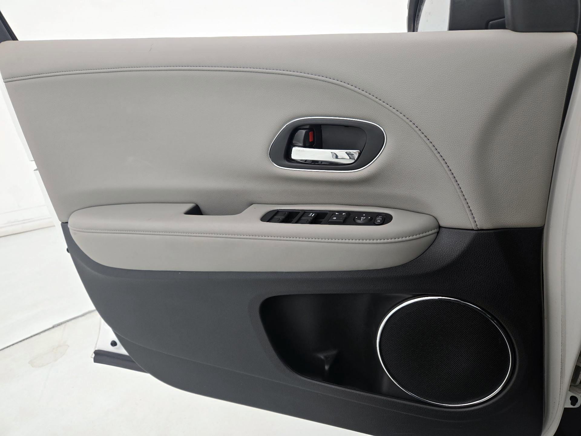 Thumbnail: 2017 Honda HR-V - 12