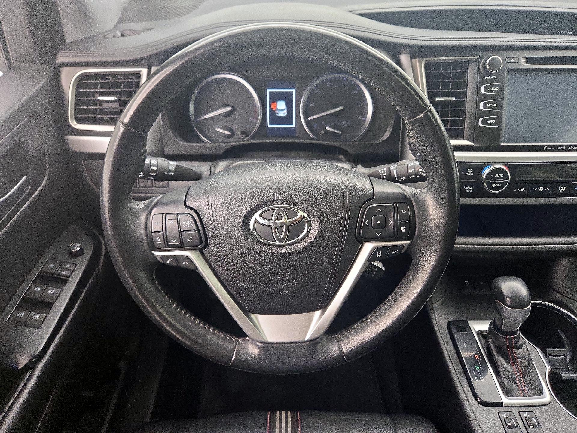 Thumbnail: 2019 Toyota Highlander - 10