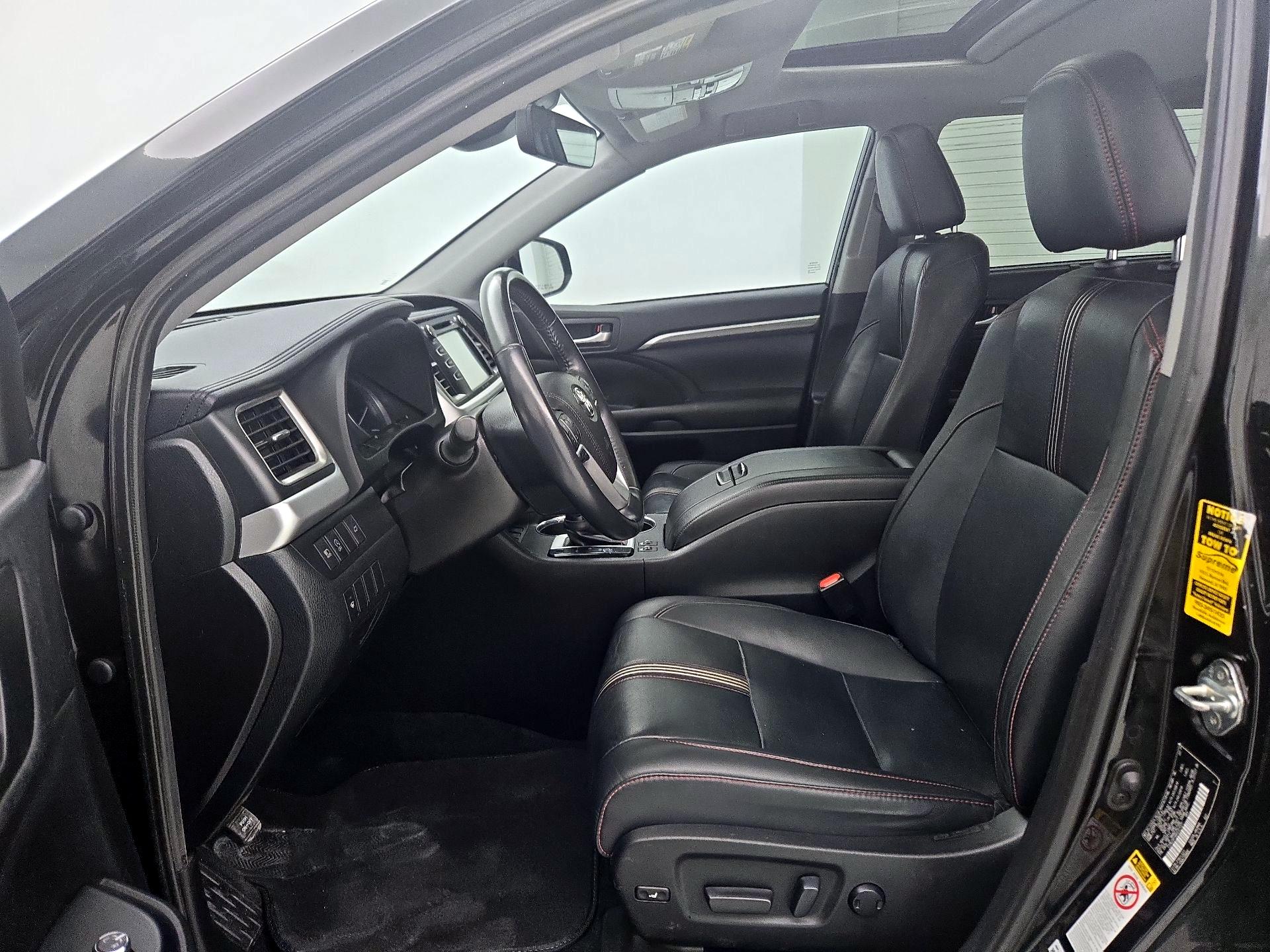 Thumbnail: 2019 Toyota Highlander - 11