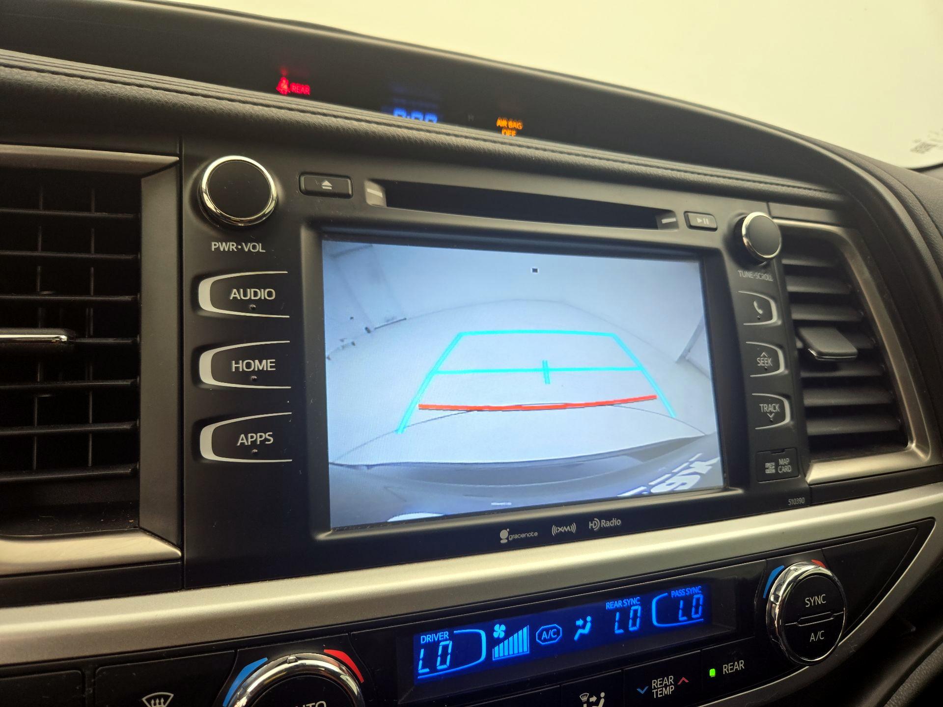 Thumbnail: 2019 Toyota Highlander - 15