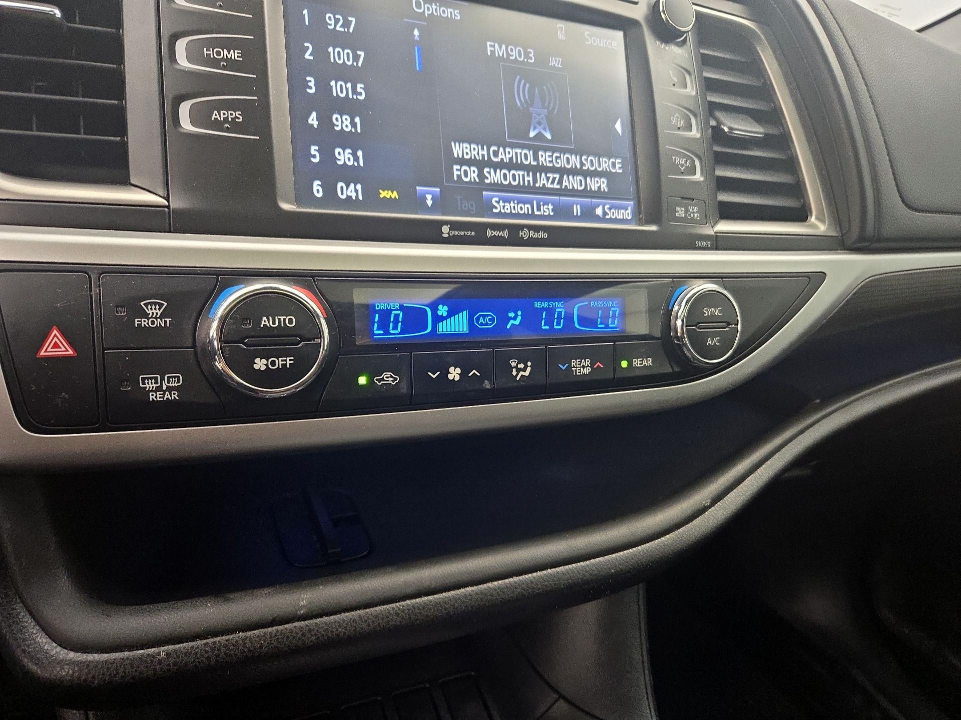 Thumbnail: 2019 Toyota Highlander - 17