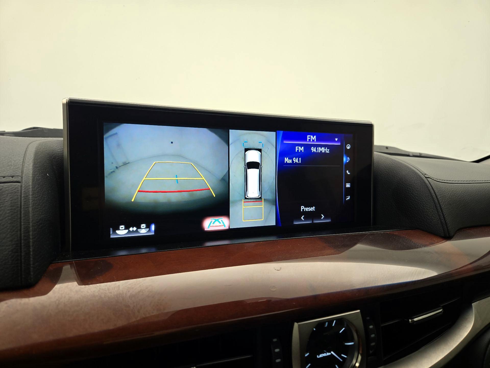 Thumbnail: 2019 Lexus LX - 15