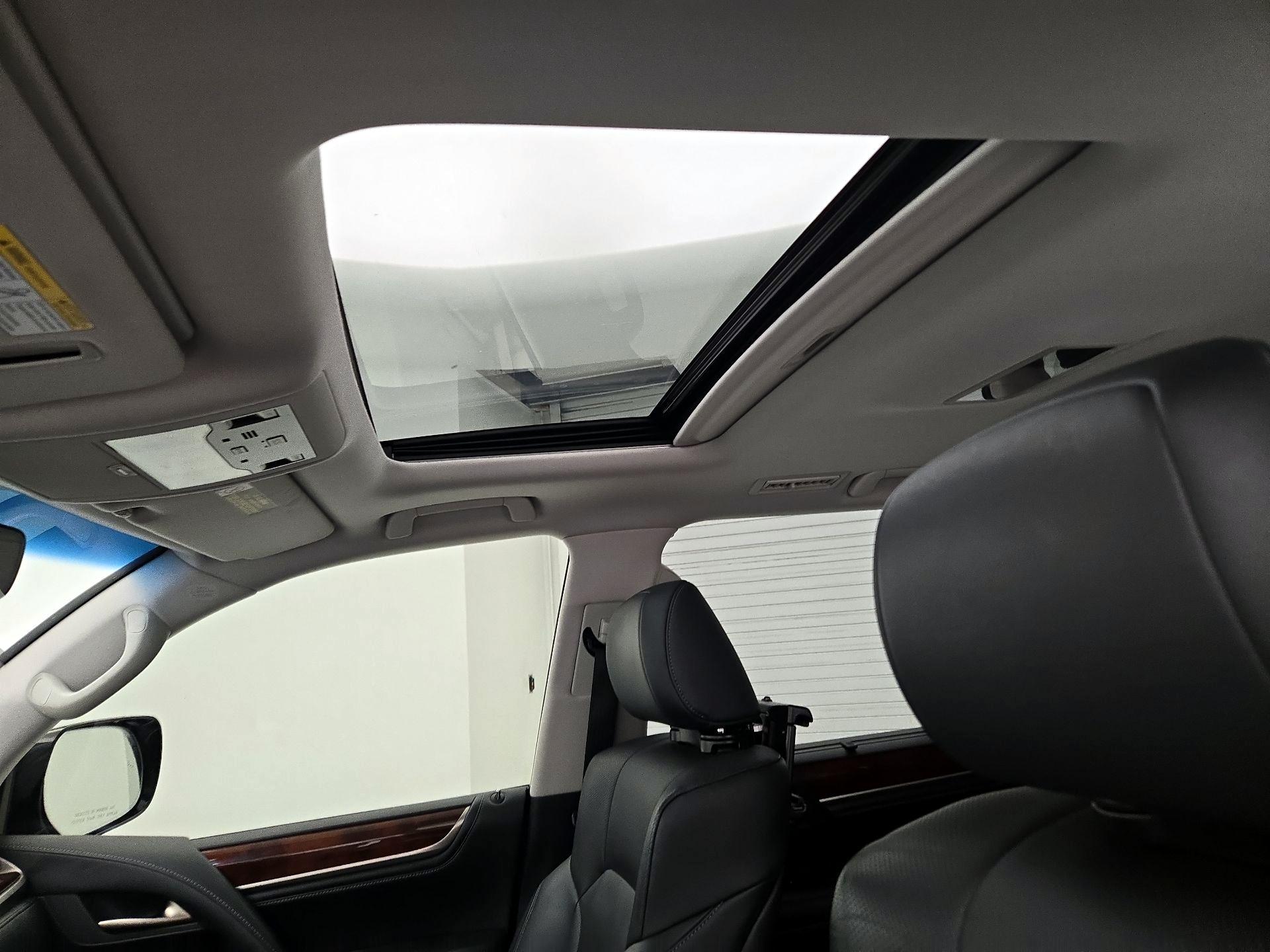 Thumbnail: 2019 Lexus LX - 20