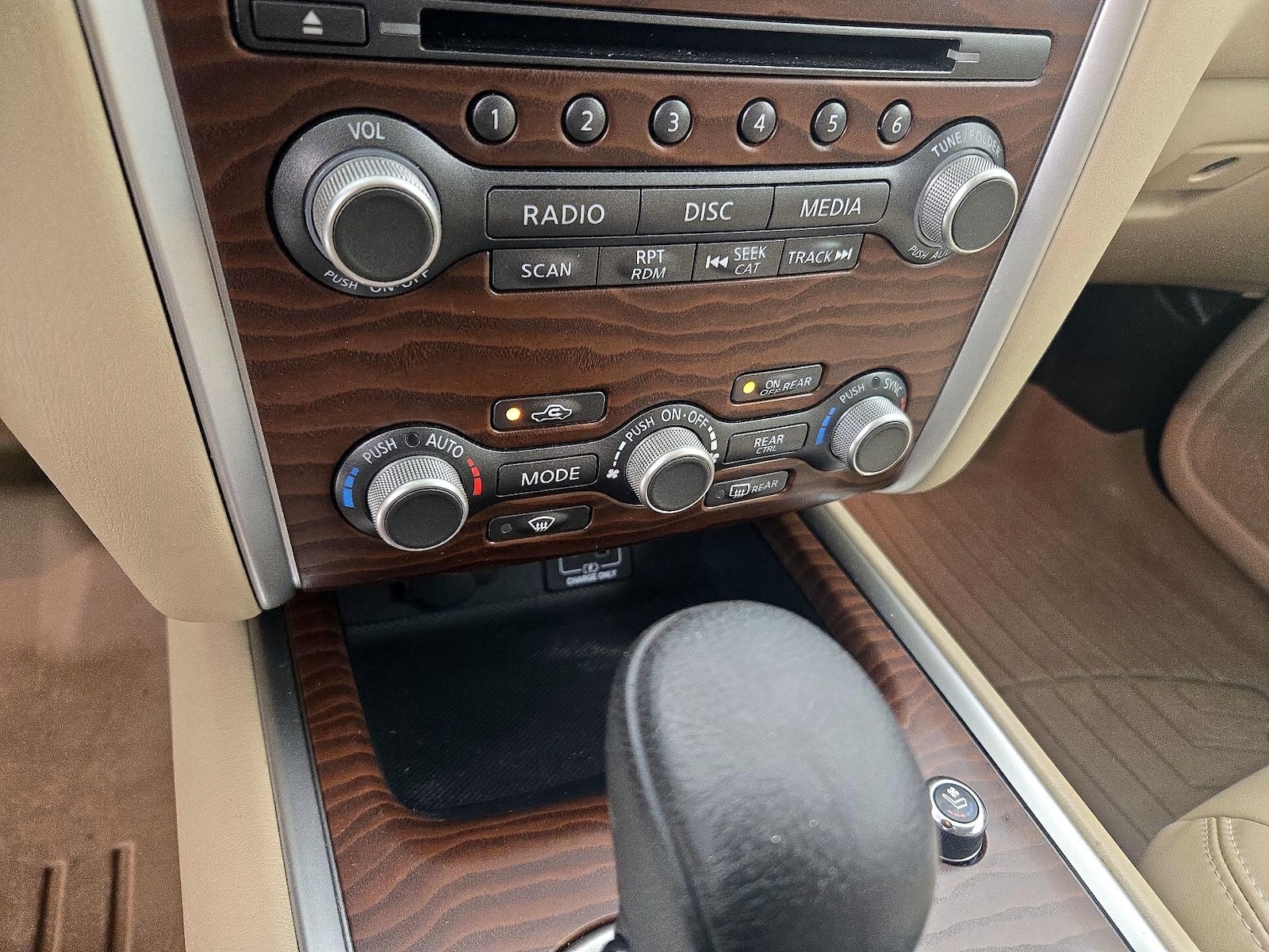 2019 Nissan Pathfinder Platinum - Photo 18