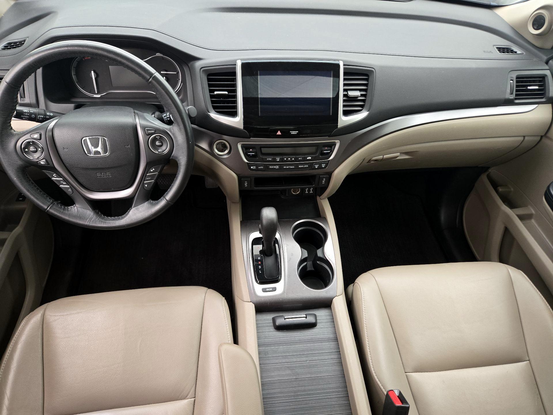 Thumbnail: 2016 Honda Pilot - 9