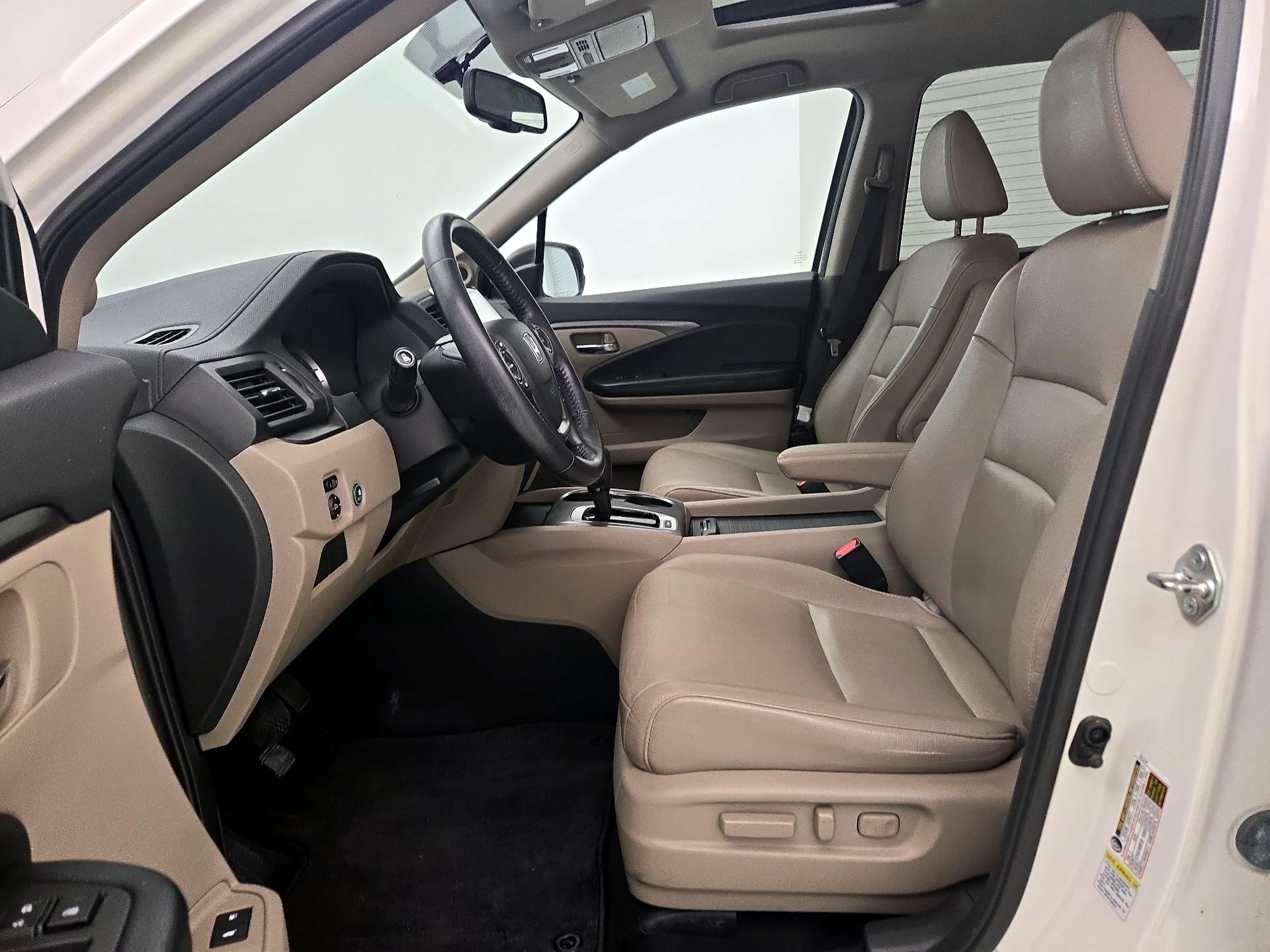 Thumbnail: 2016 Honda Pilot - 11