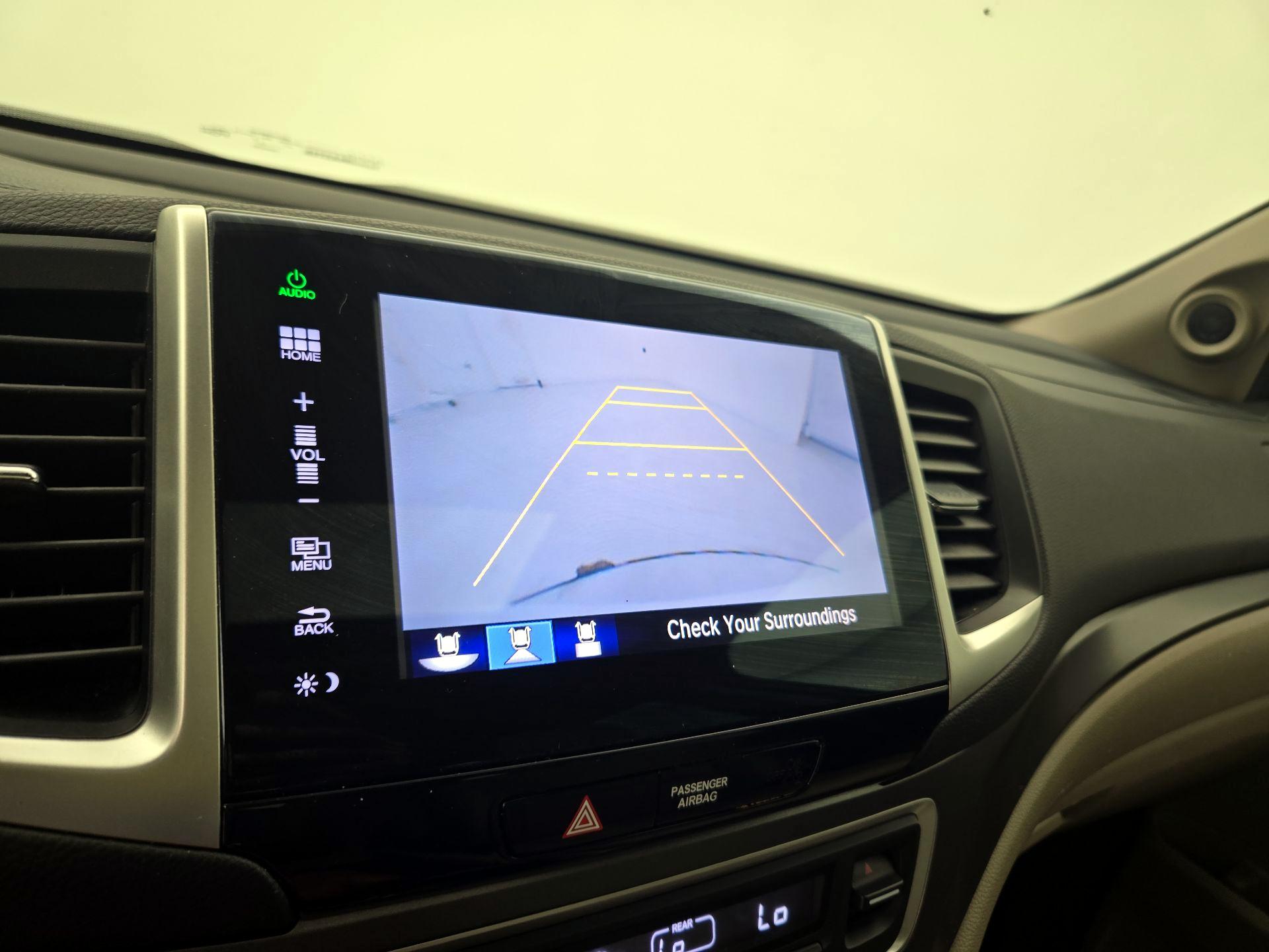 Thumbnail: 2016 Honda Pilot - 14