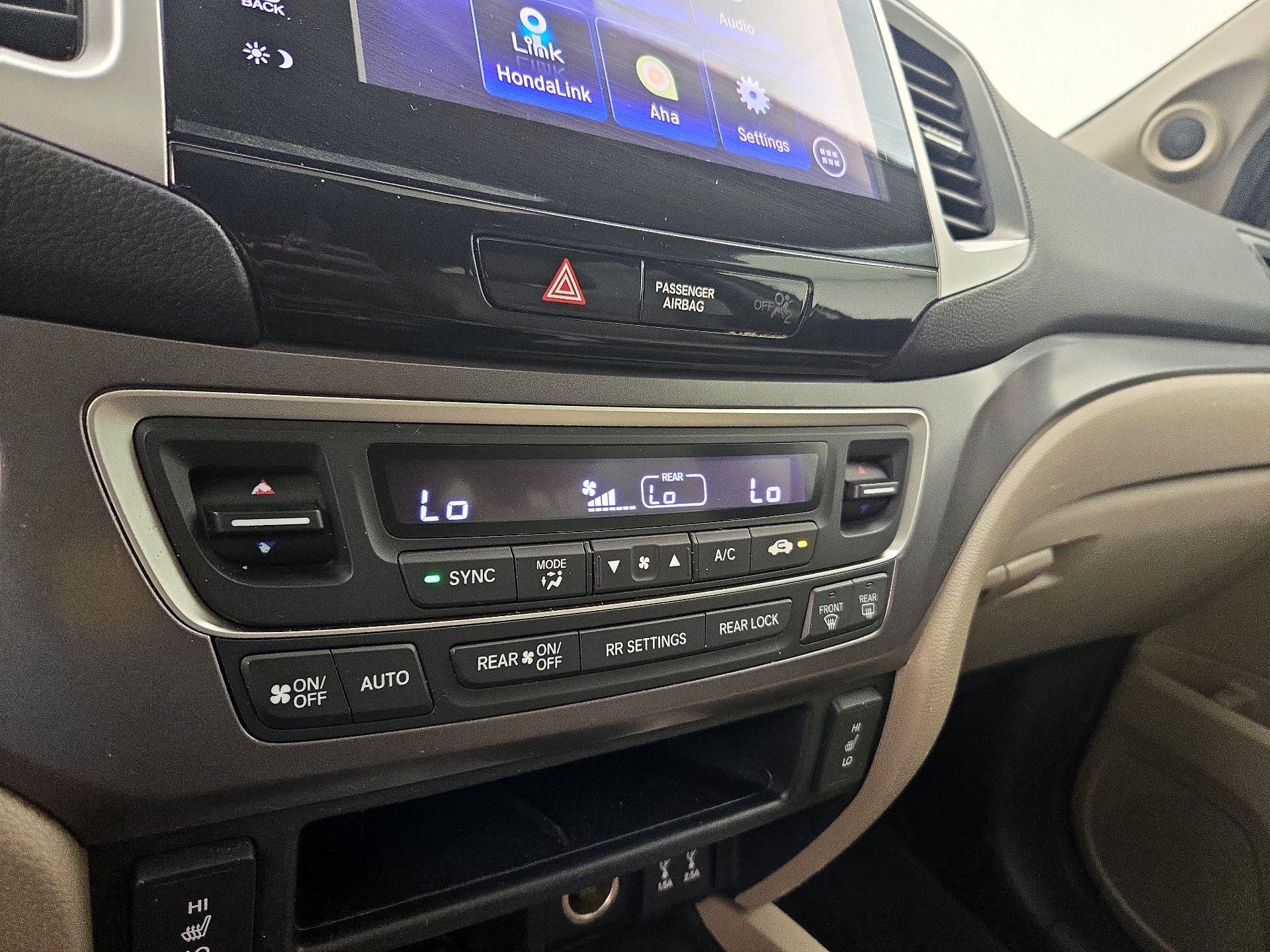 Thumbnail: 2016 Honda Pilot - 16