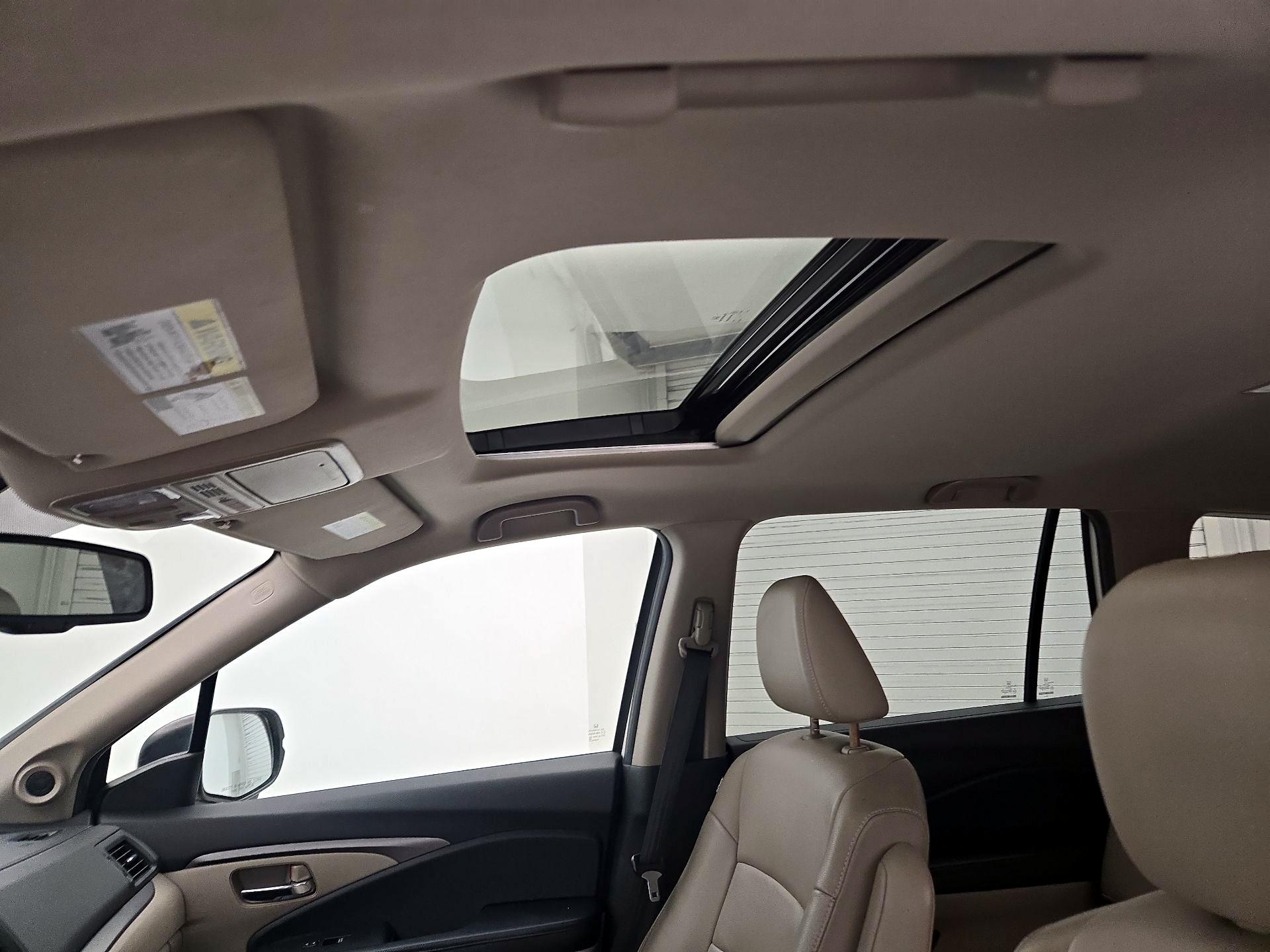 Thumbnail: 2016 Honda Pilot - 19