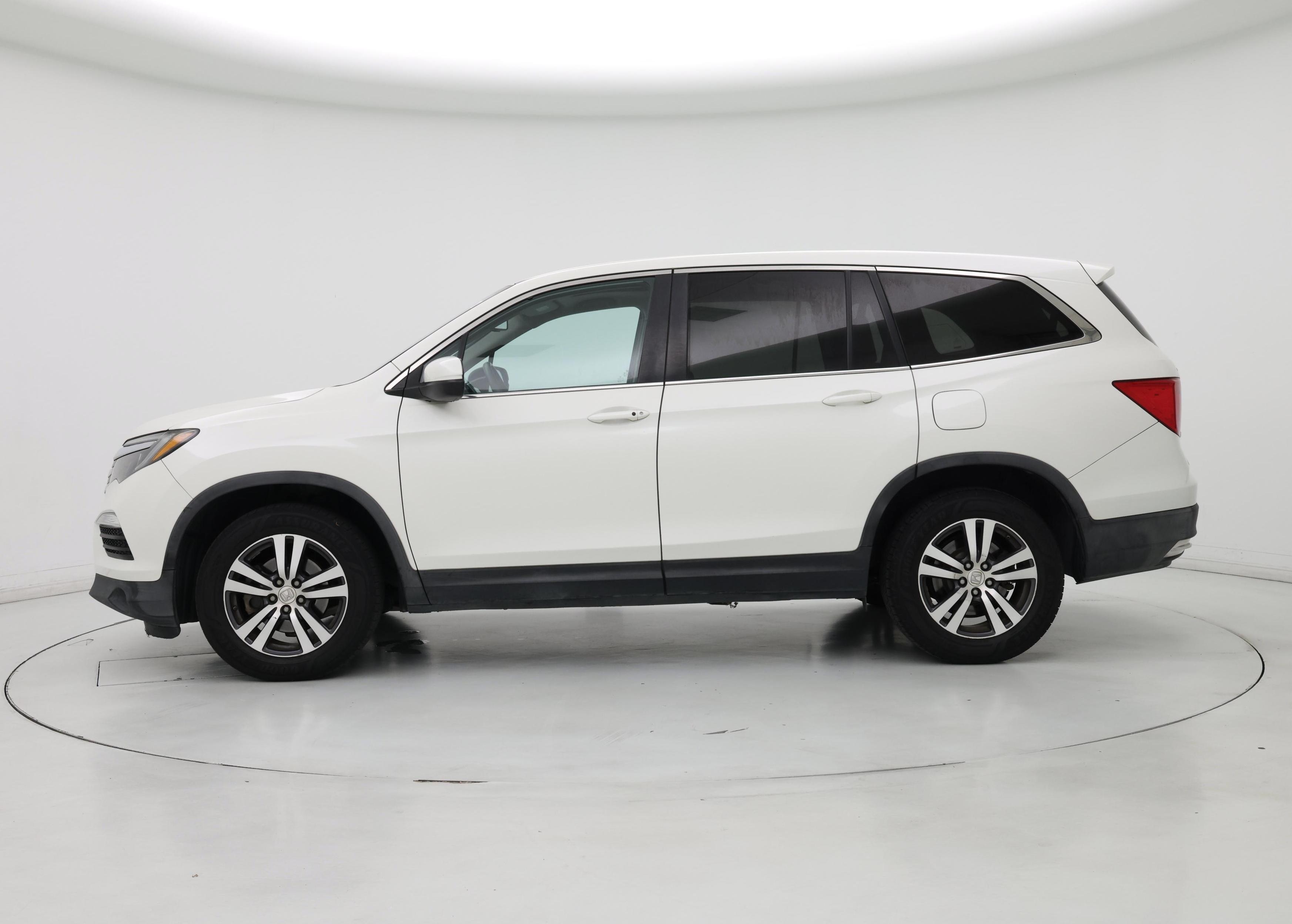 Thumbnail: 2016 Honda Pilot - 3
