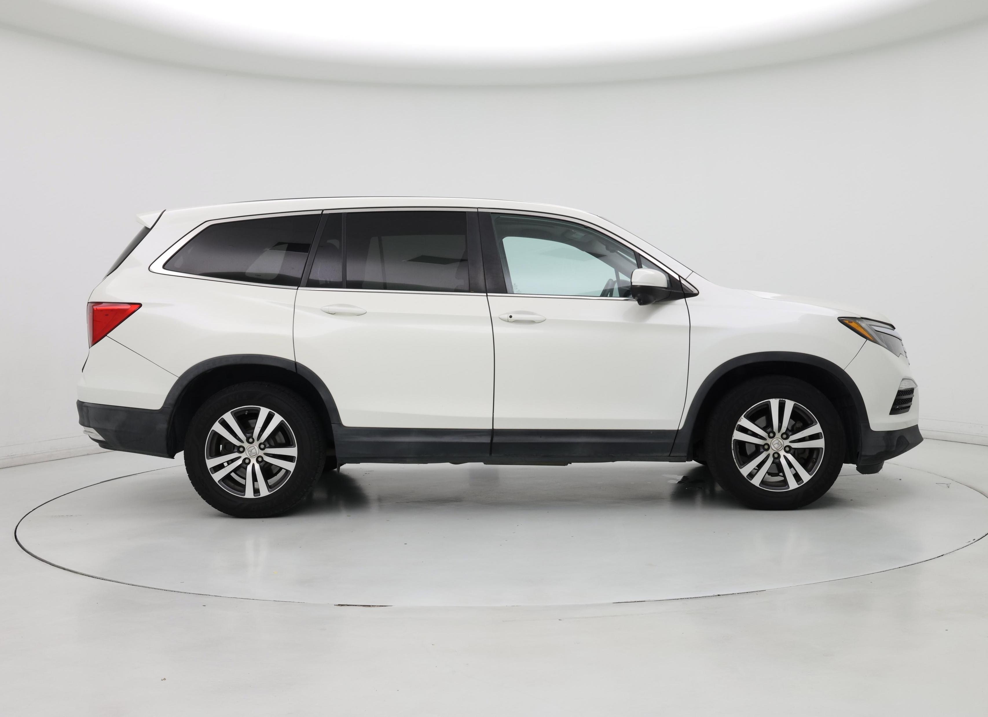 Thumbnail: 2016 Honda Pilot - 7