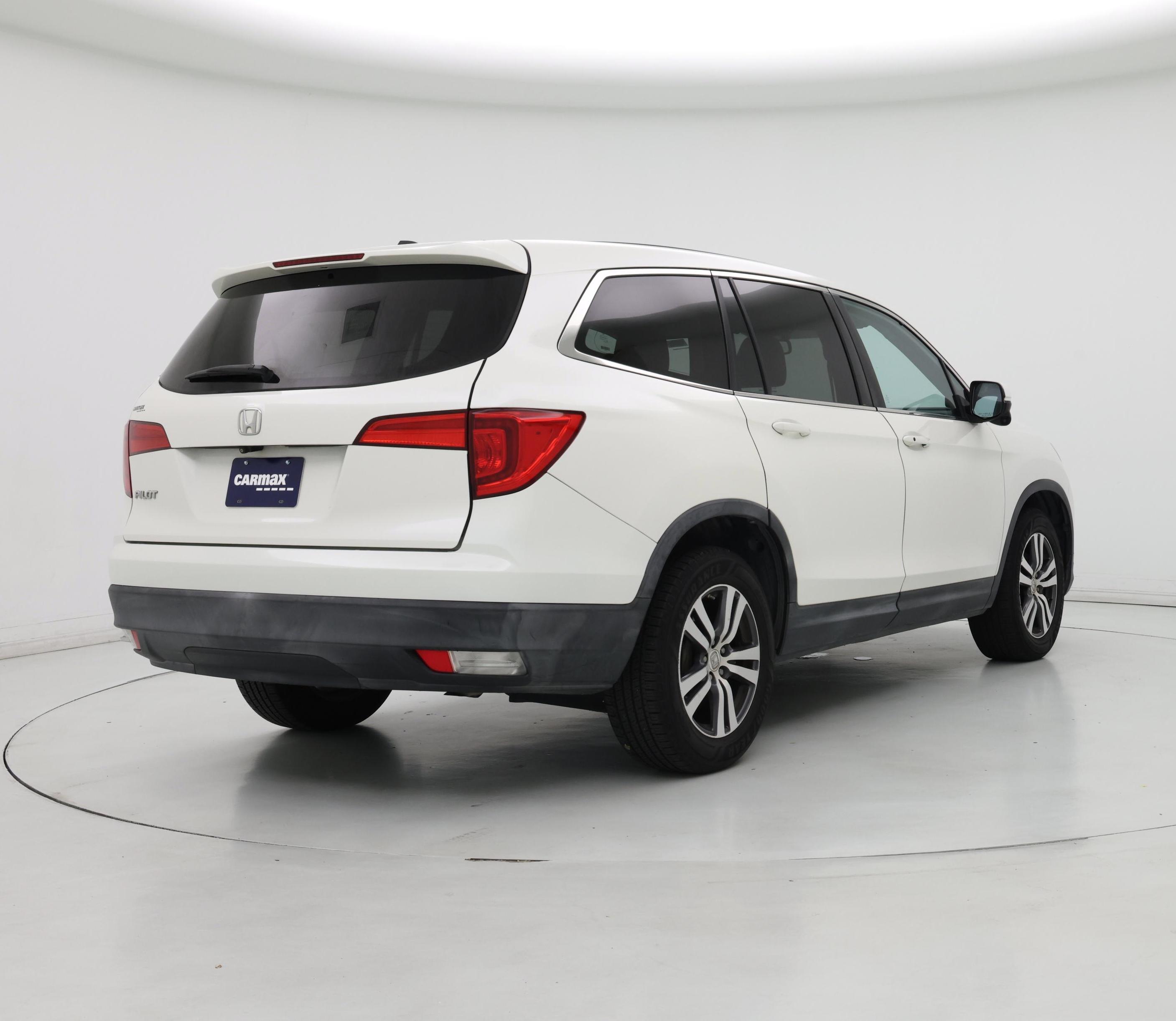 Thumbnail: 2016 Honda Pilot - 8