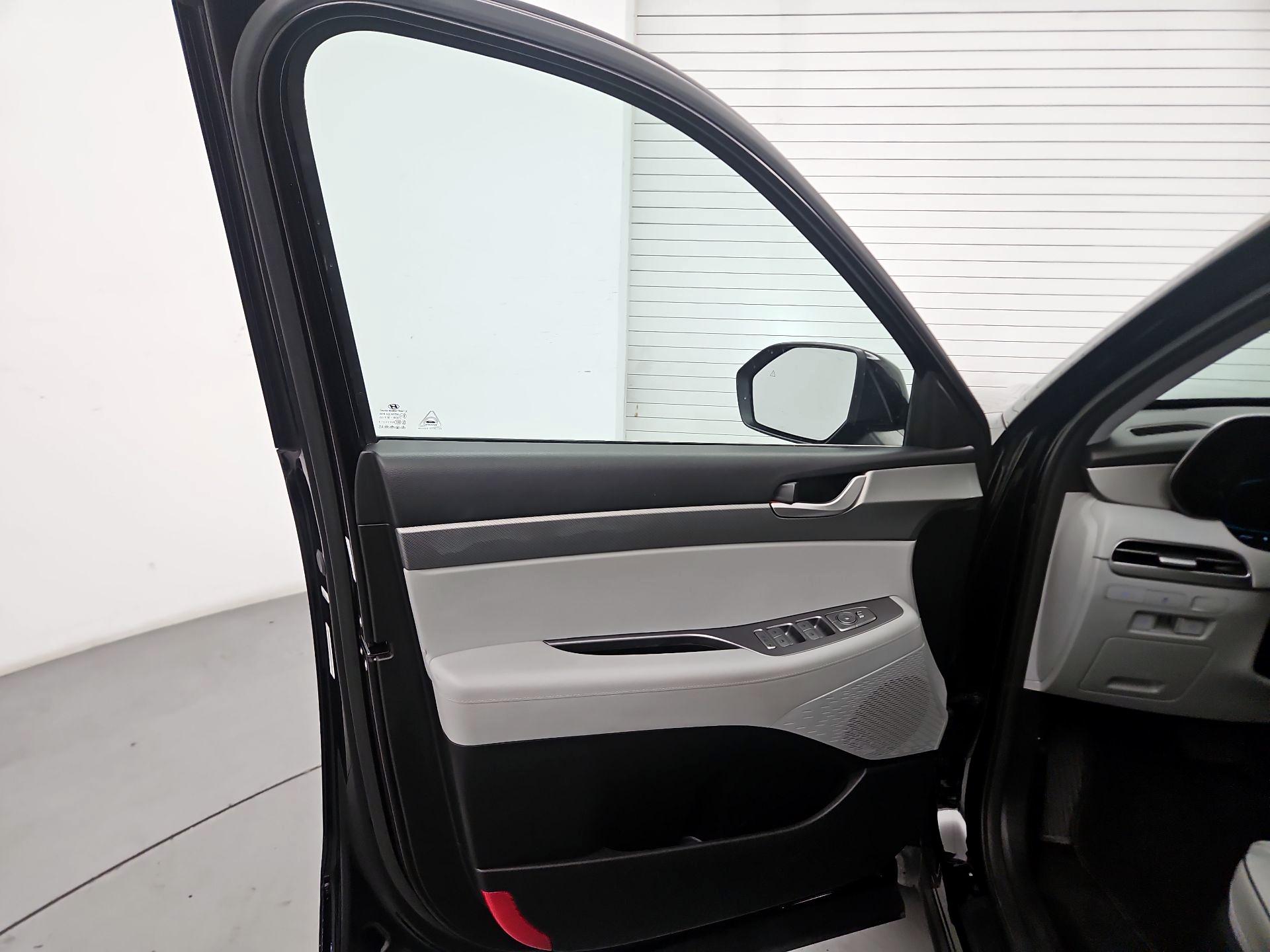 Thumbnail: 2025 Hyundai Palisade - 12