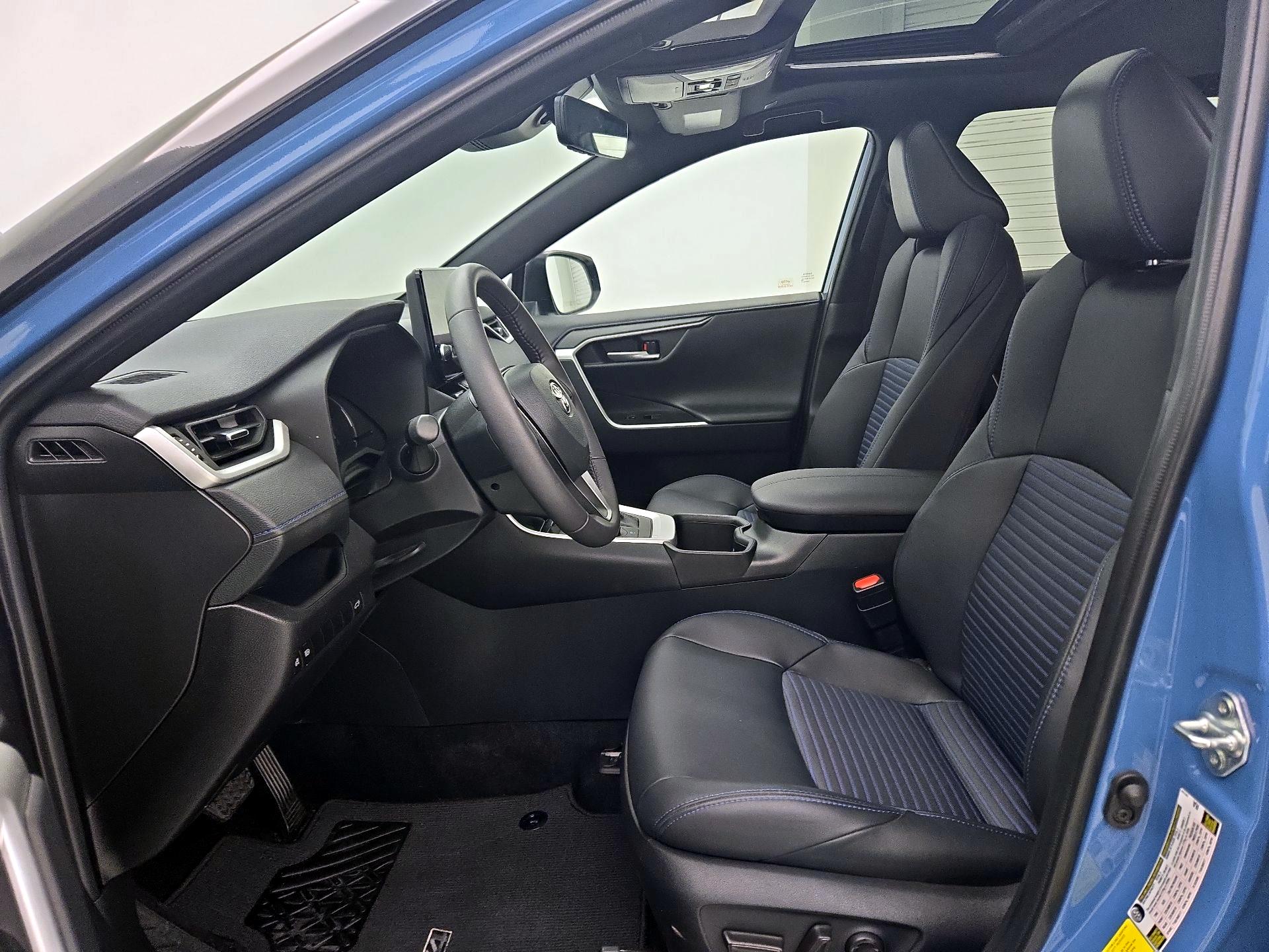 Thumbnail: 2025 Toyota RAV4 - 11