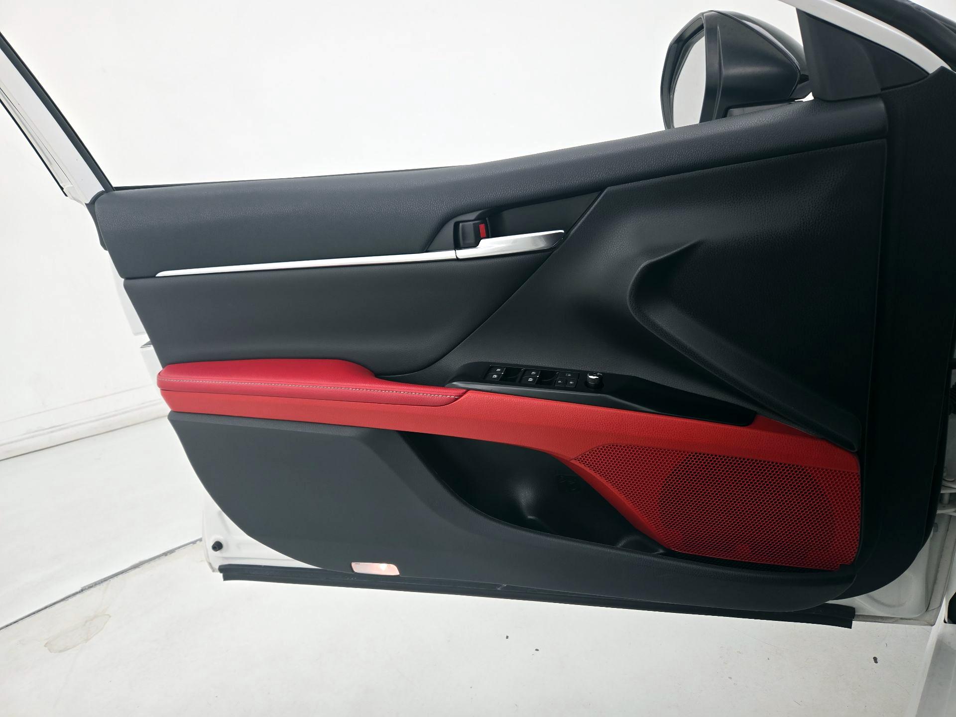 Thumbnail: 2020 Toyota Camry - 12