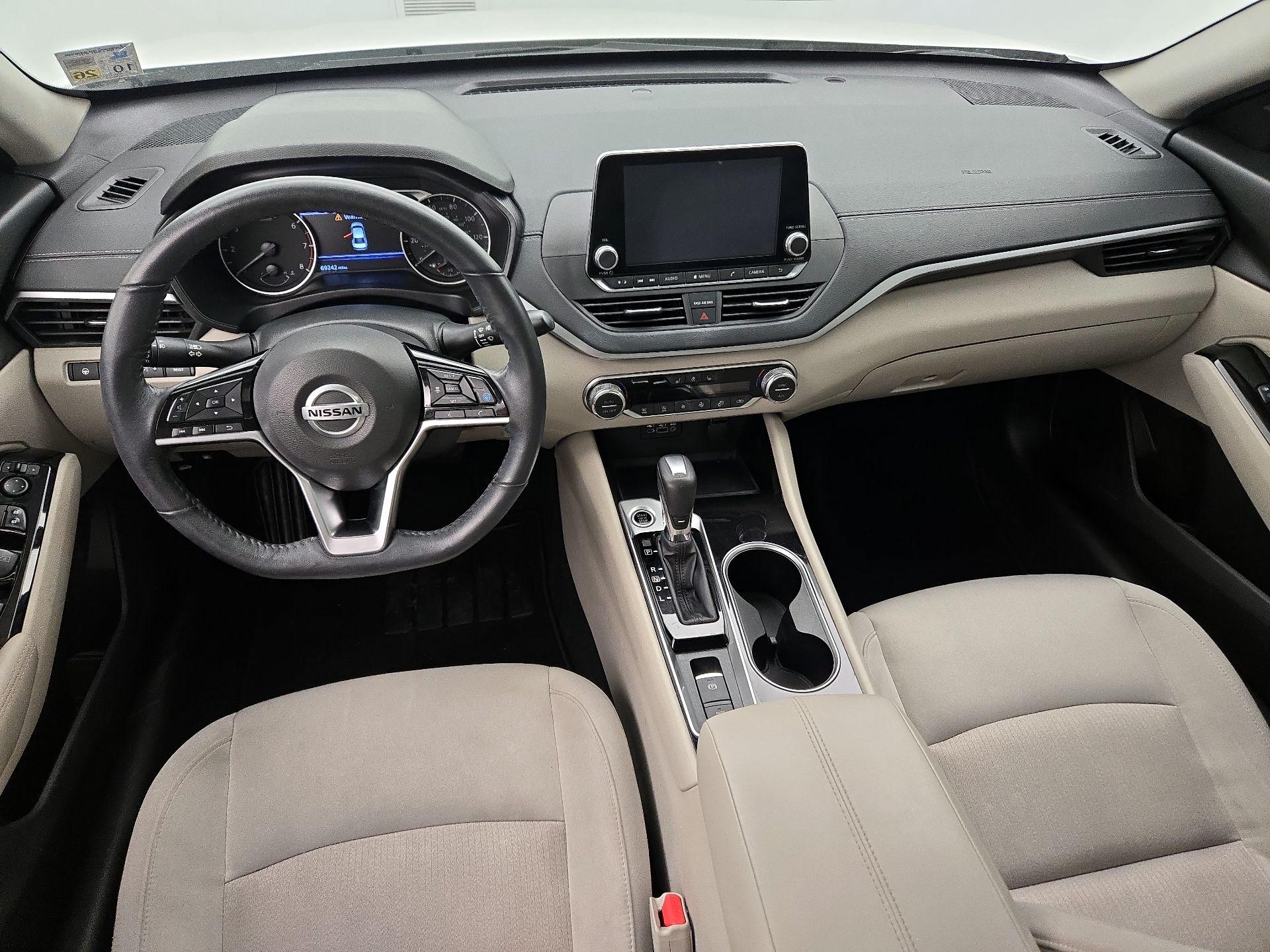 Thumbnail: 2020 Nissan Altima - 9