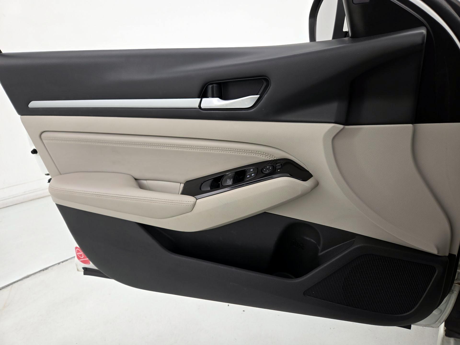 Thumbnail: 2020 Nissan Altima - 12