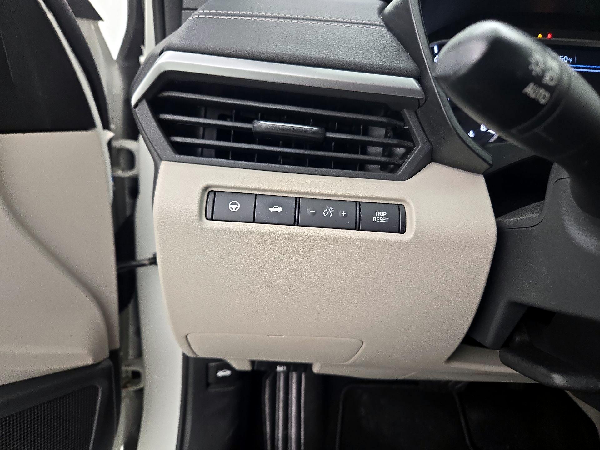 Thumbnail: 2020 Nissan Altima - 13