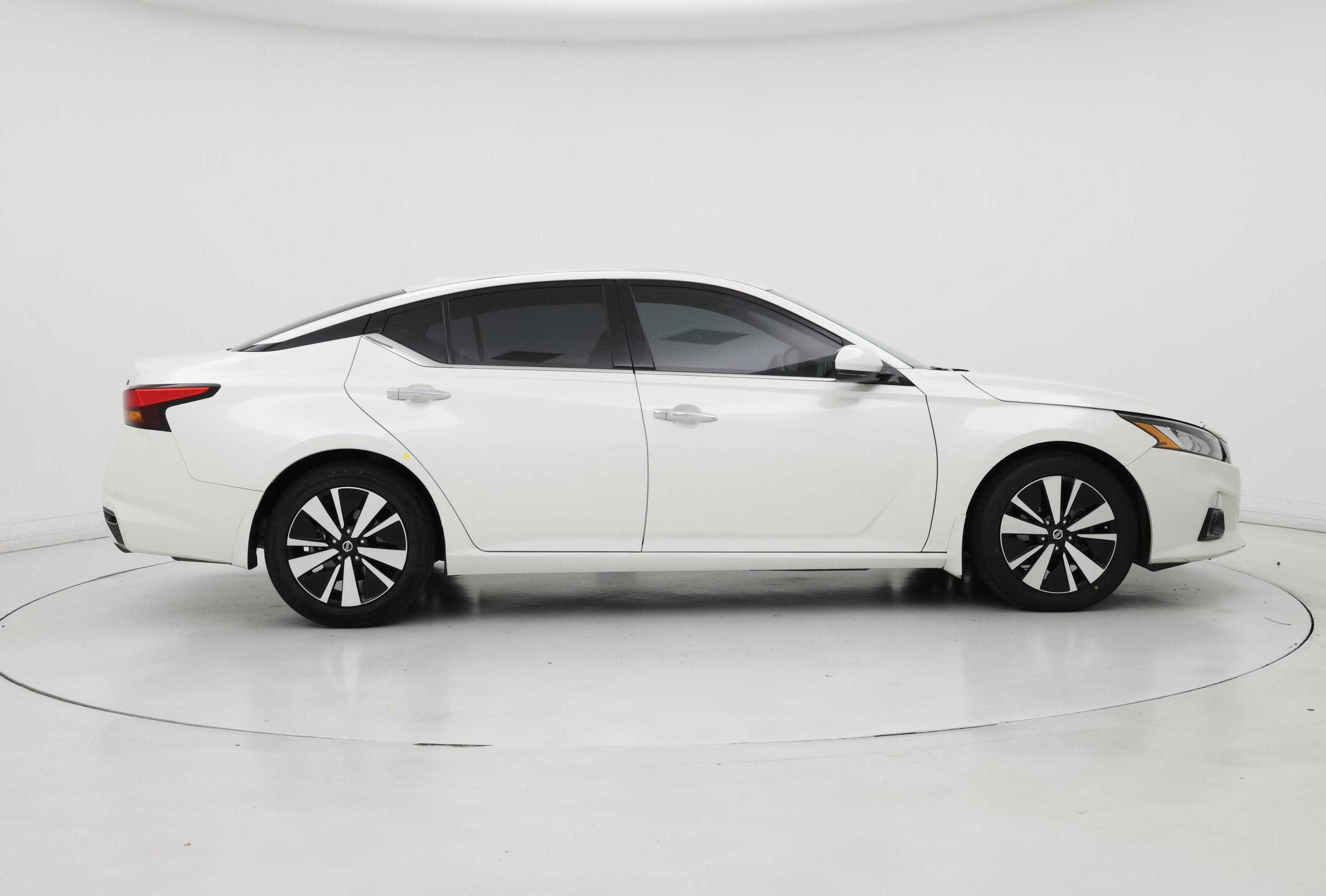 Thumbnail: 2020 Nissan Altima - 7