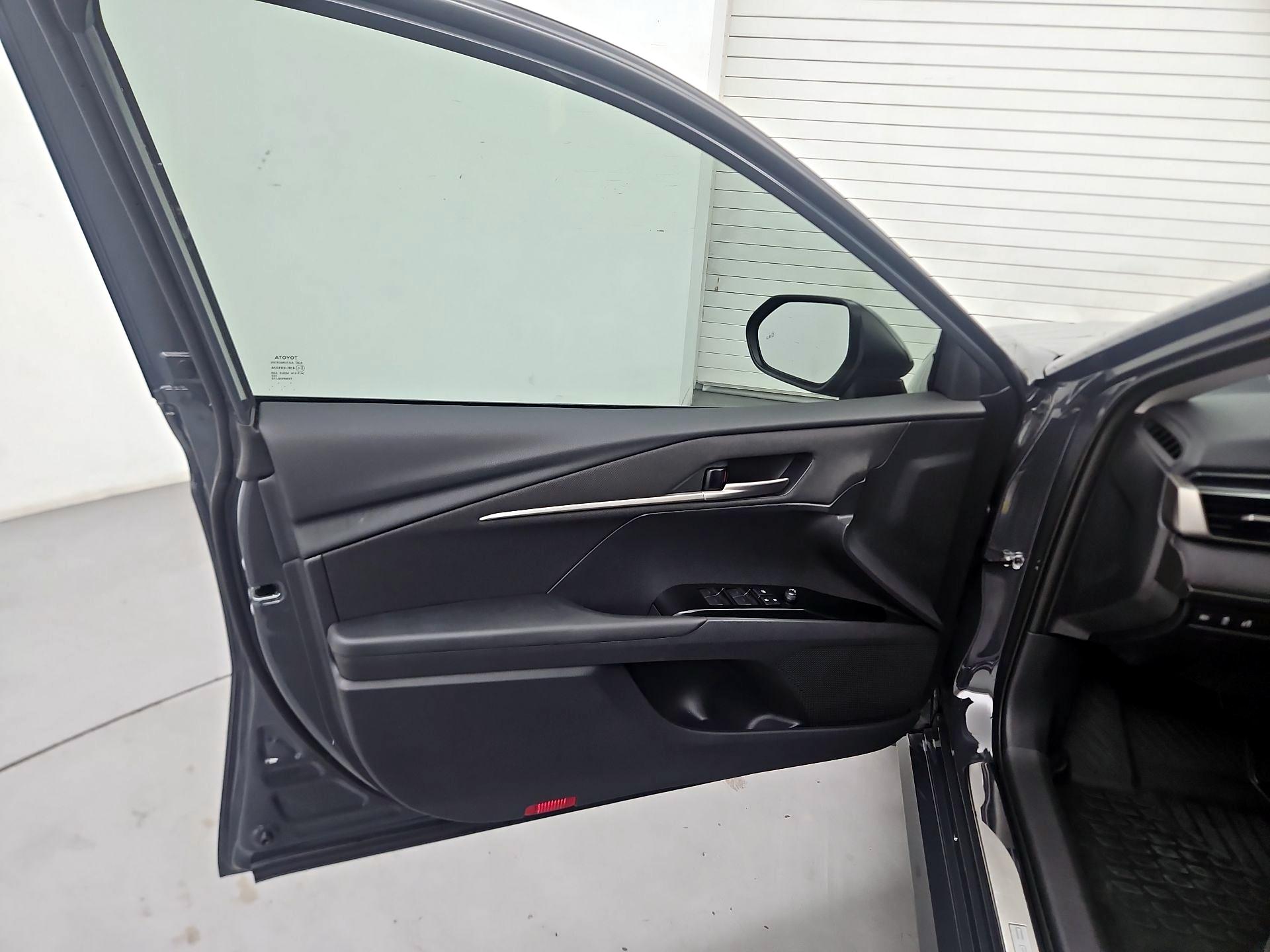 Thumbnail: 2026 Toyota Camry - 12