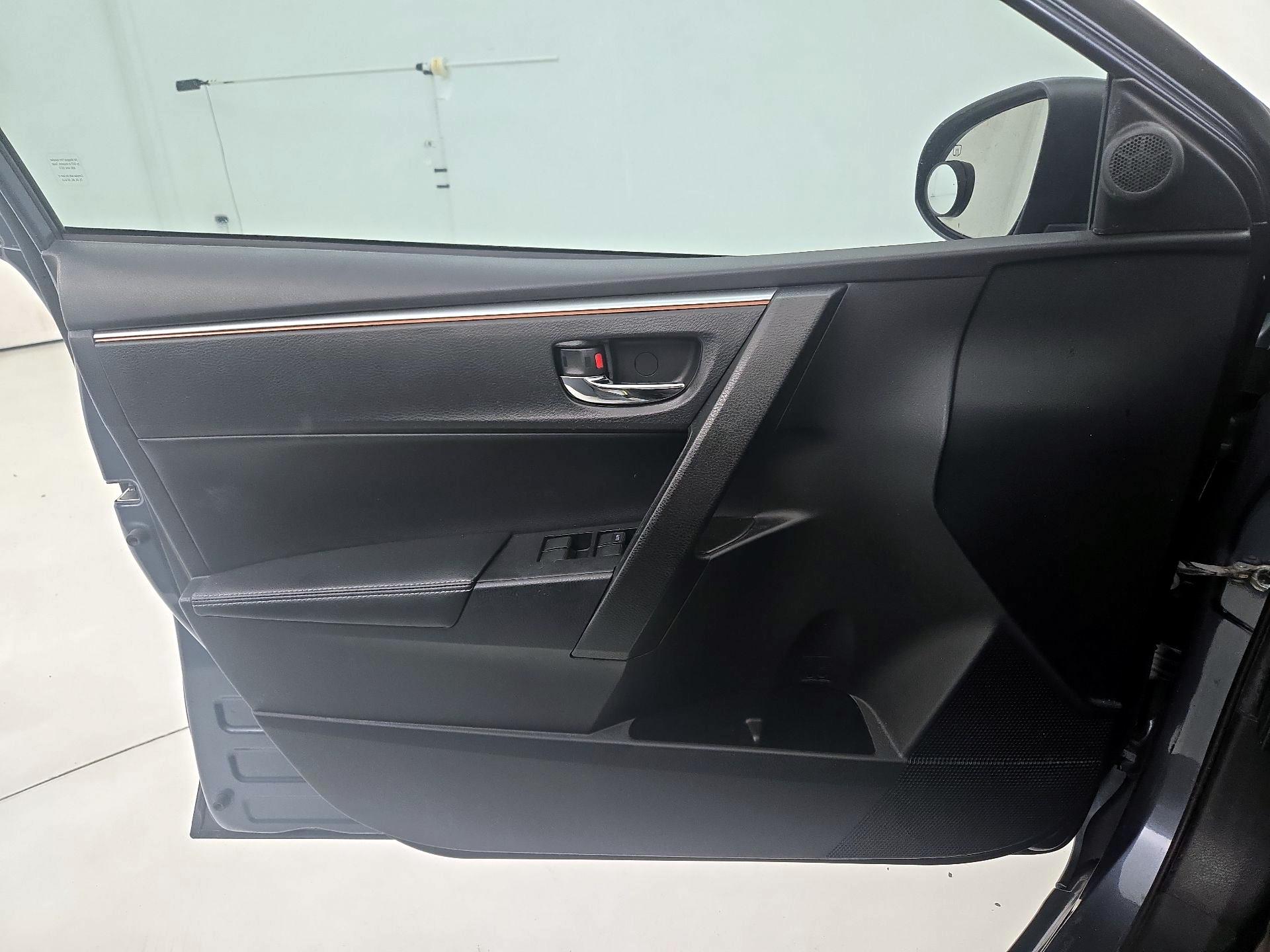 Thumbnail: 2014 Toyota Corolla - 12